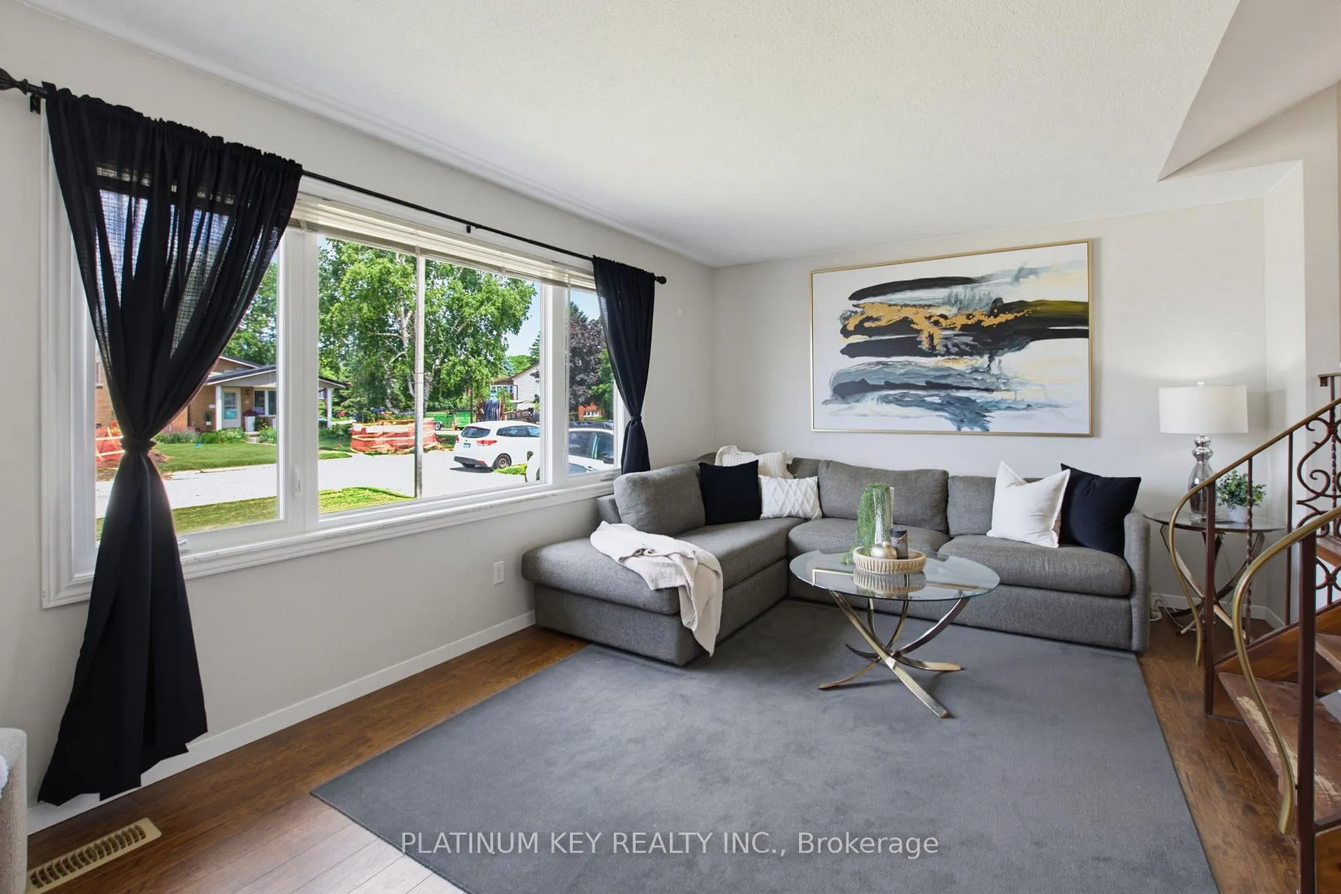 Photo 6 of 16 Sharpe Drive, Strathroy-Caradoc, SW — HOMEH
