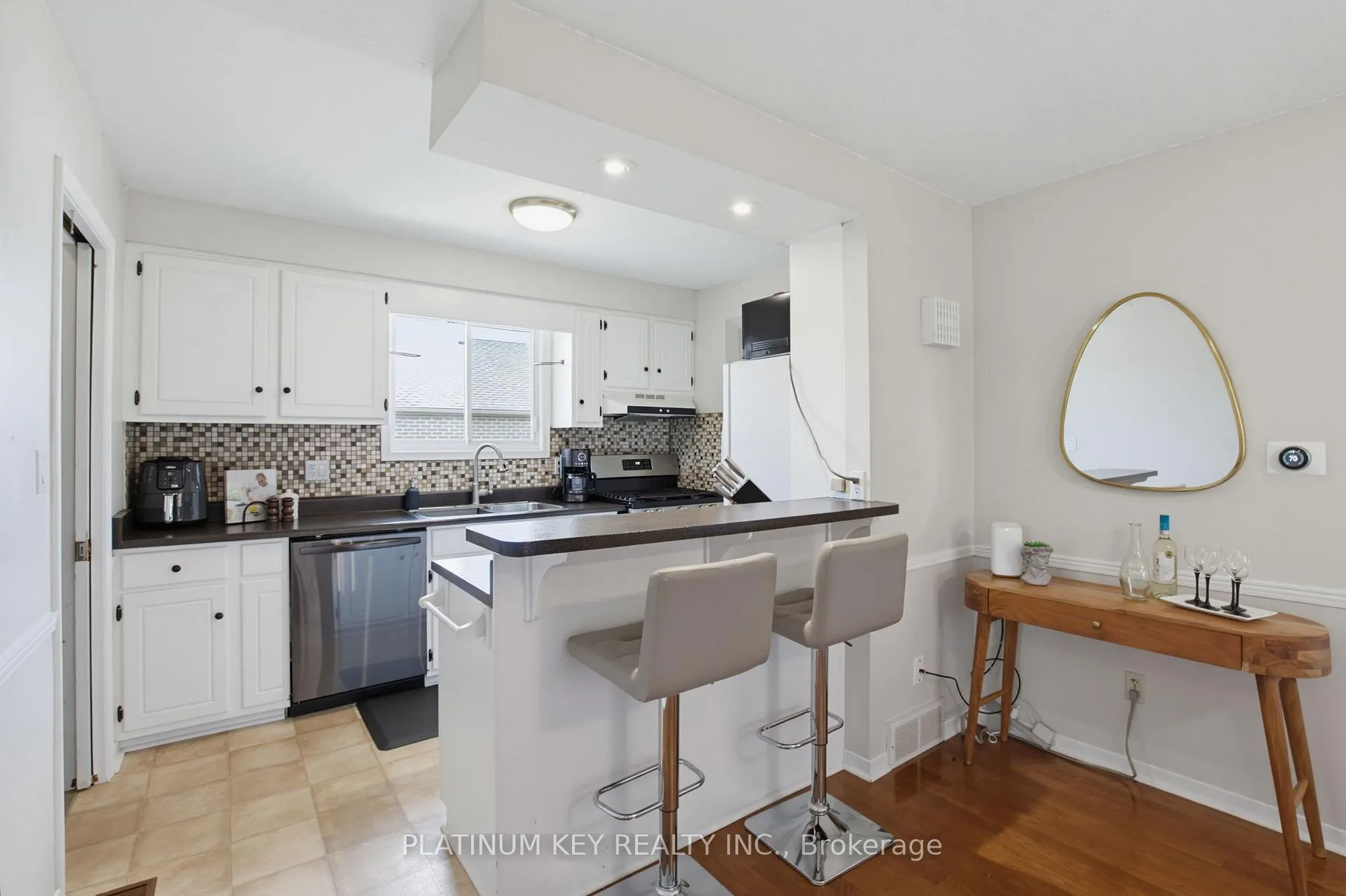 Photo 13 of 16 Sharpe Drive, Strathroy-Caradoc, SW — HOMEH