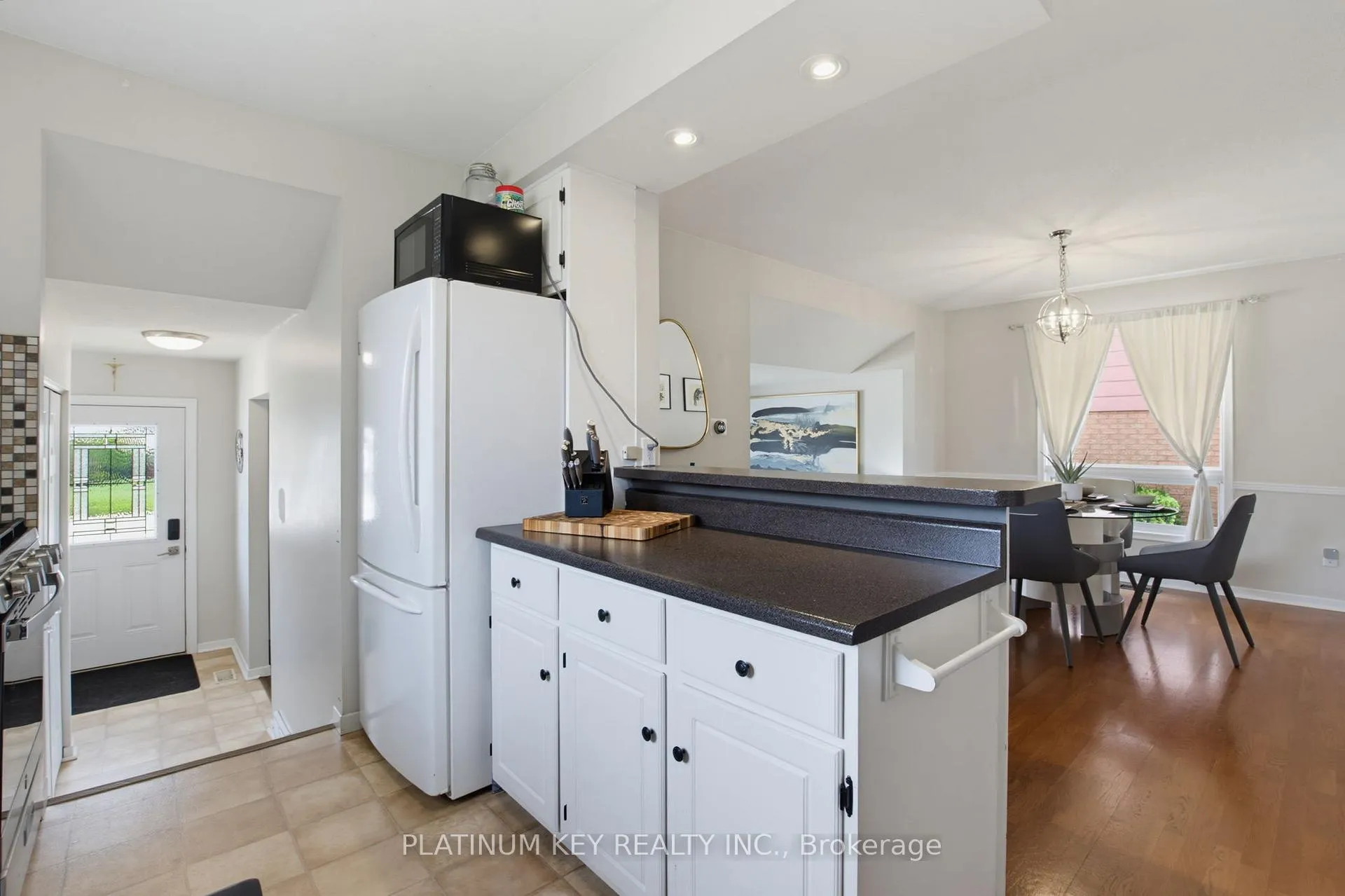 Photo 15 of 16 Sharpe Drive, Strathroy-Caradoc, SW — HOMEH