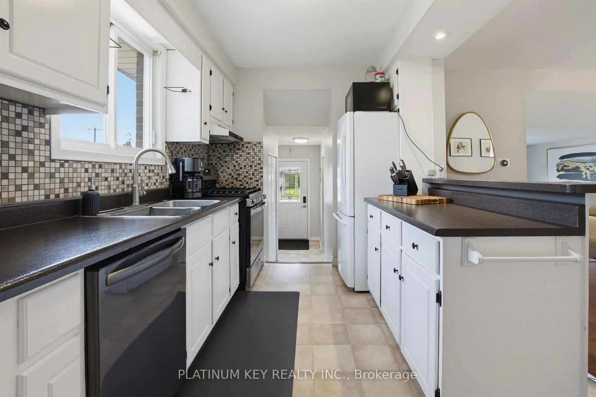 Photo 16 of 16 Sharpe Drive, Strathroy-Caradoc, SW — HOMEH