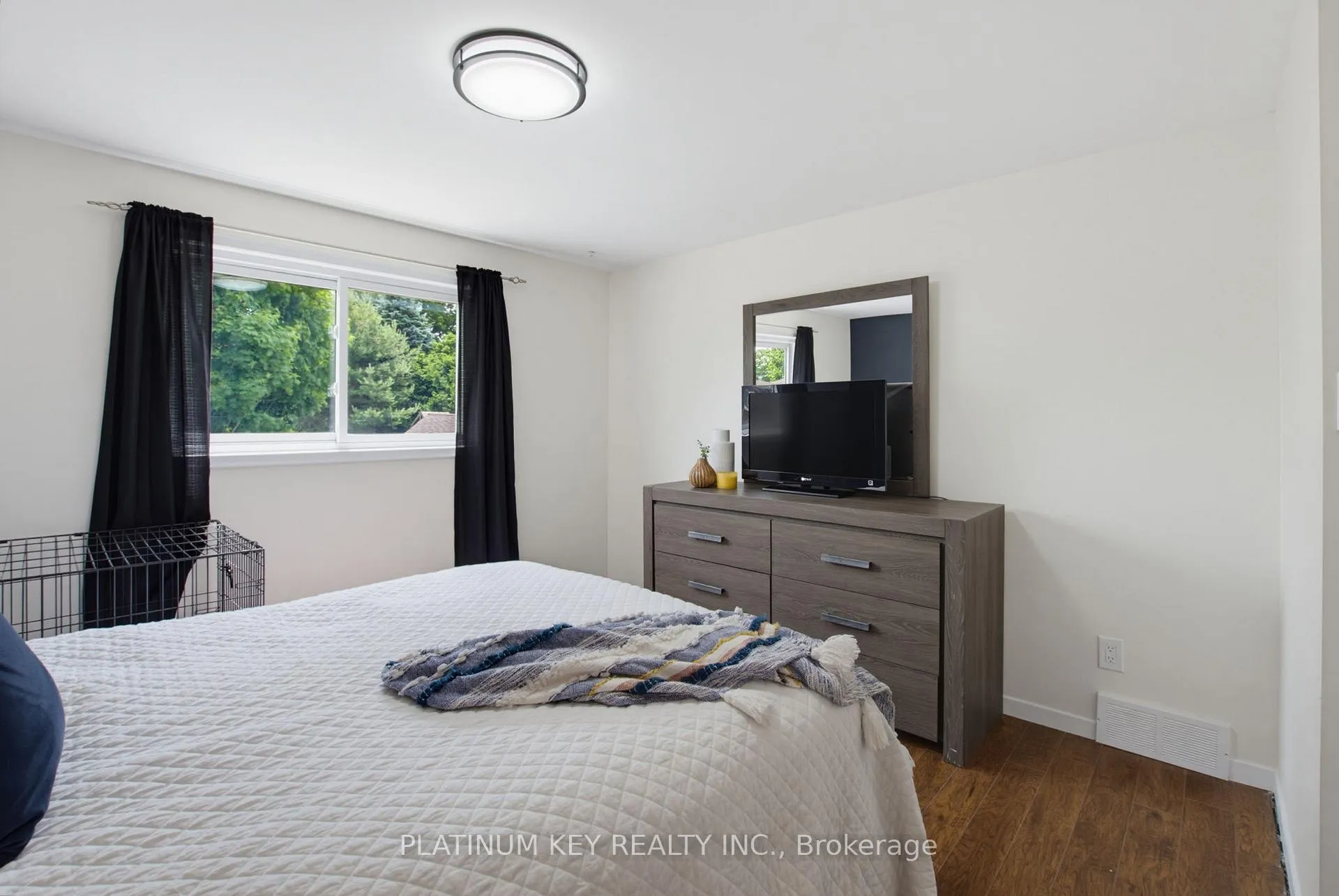 Photo 20 of 16 Sharpe Drive, Strathroy-Caradoc, SW — HOMEH