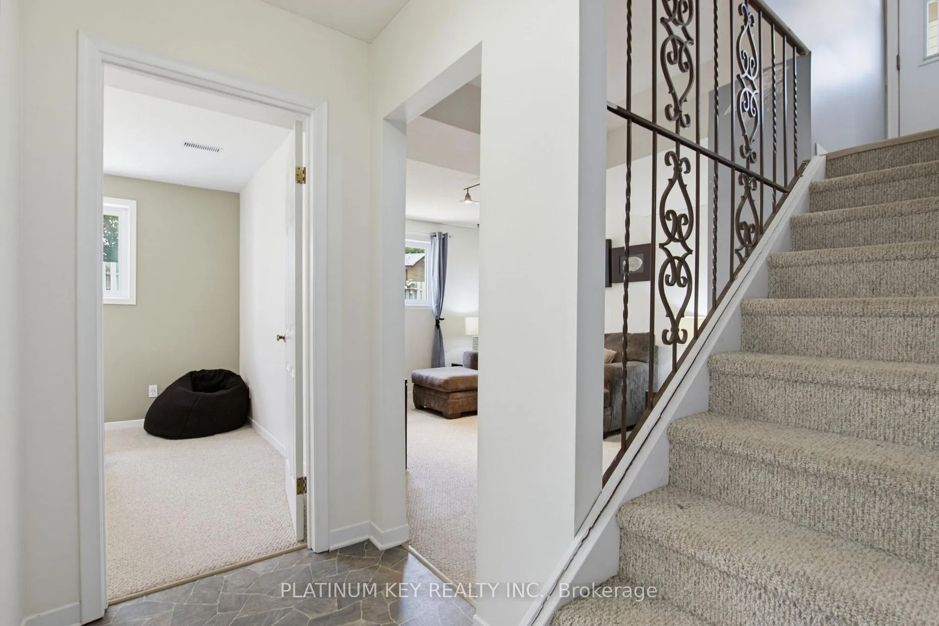Photo 23 of 16 Sharpe Drive, Strathroy-Caradoc, SW — HOMEH