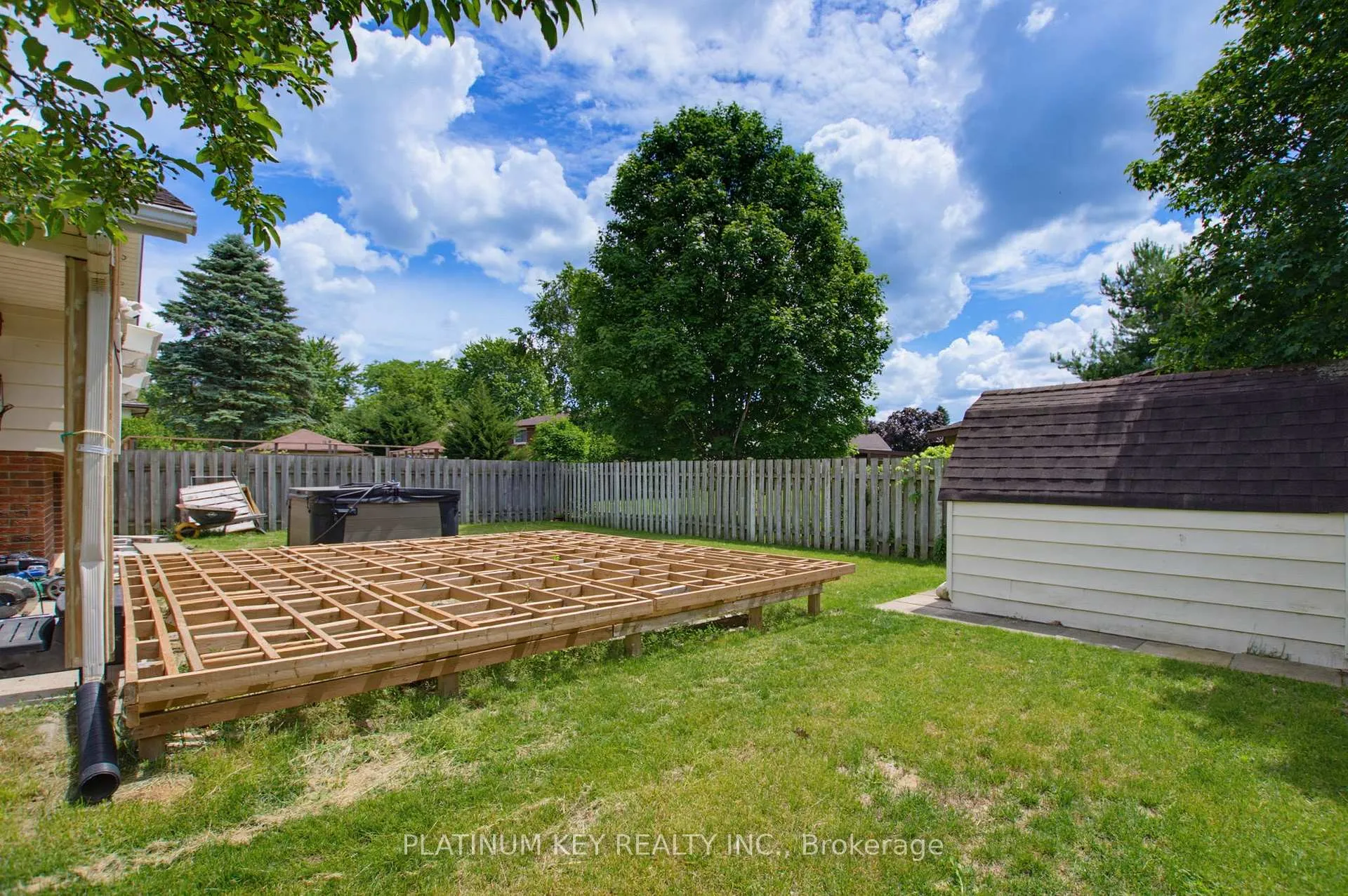 Photo 33 of 16 Sharpe Drive, Strathroy-Caradoc, SW — HOMEH