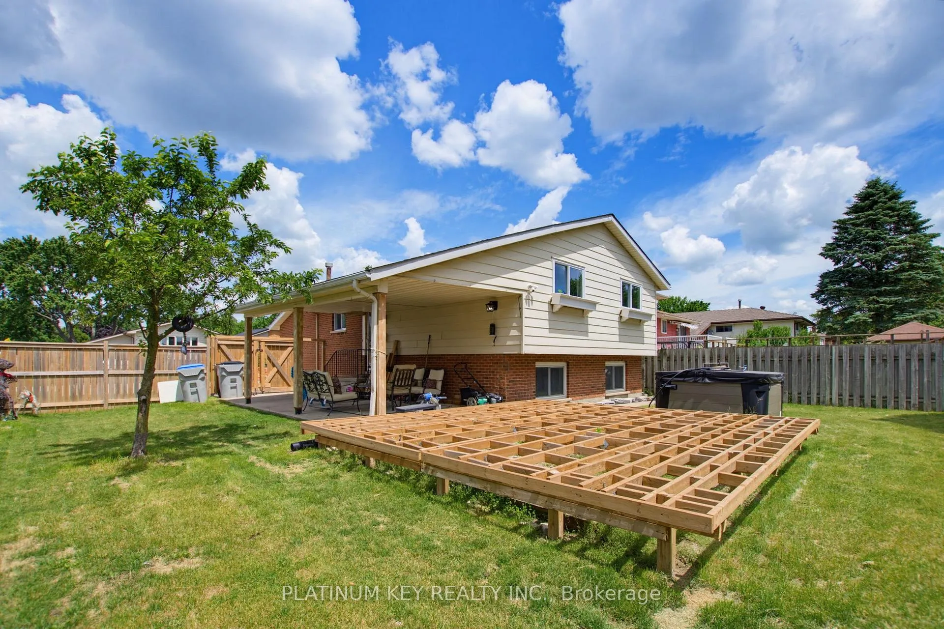 Photo 34 of 16 Sharpe Drive, Strathroy-Caradoc, SW — HOMEH