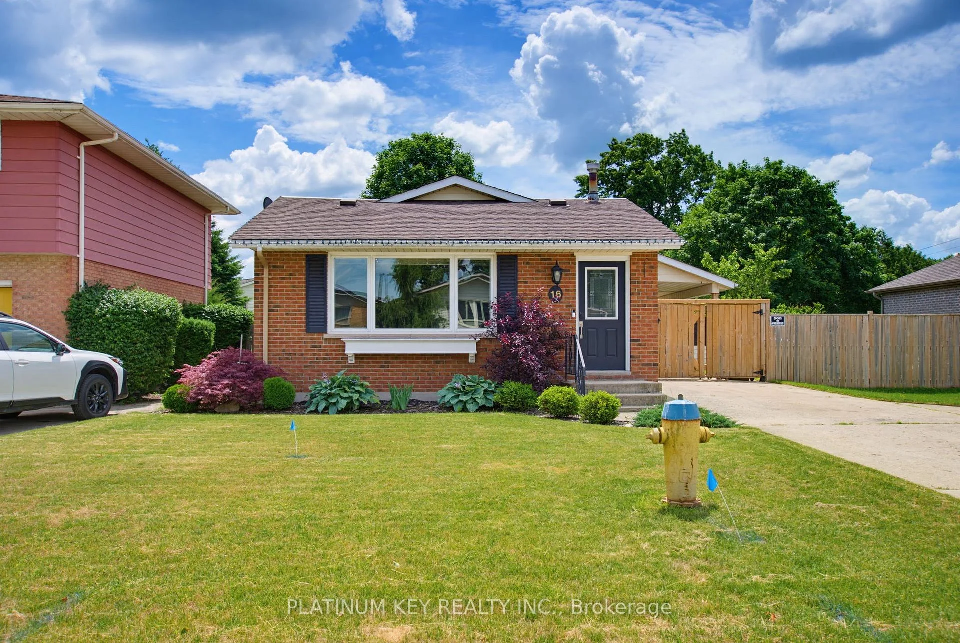 Photo 2 of 16 Sharpe Drive, Strathroy-Caradoc, SW — HOMEH