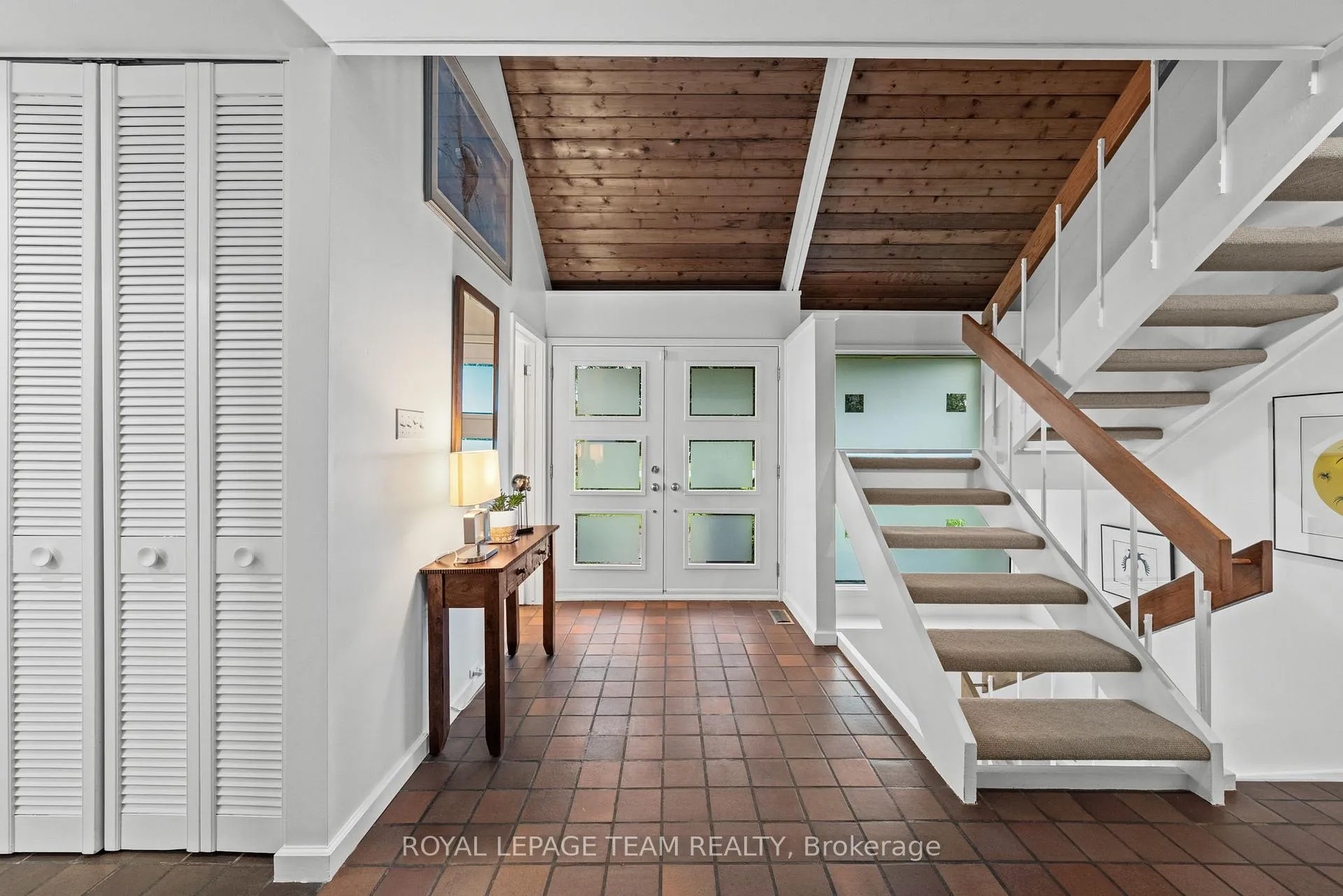 Photo 4 of 6478 Marina Drive, Ottawa, Manotick South to Roger Stevens — HOMEH