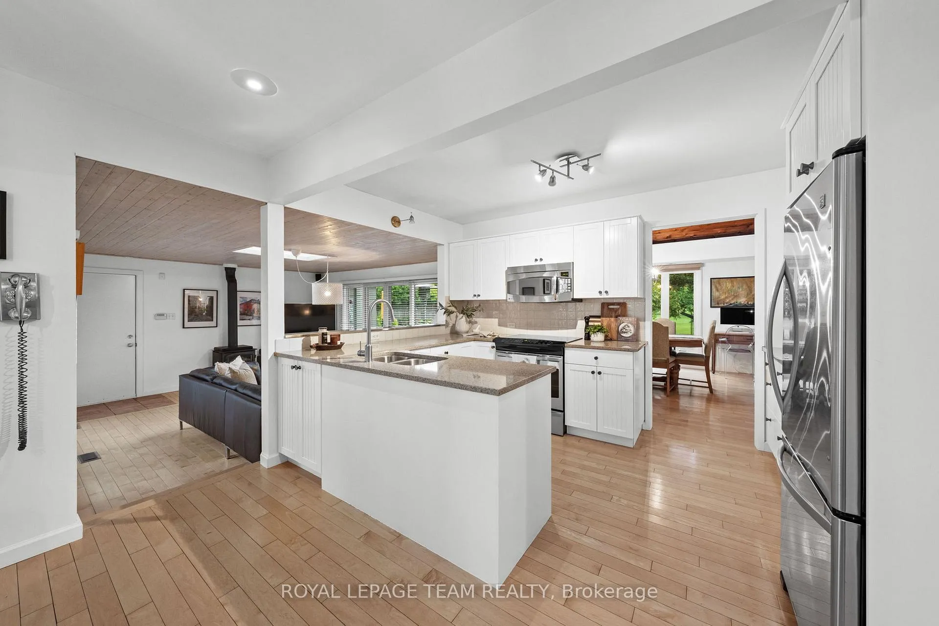 Photo 10 of 6478 Marina Drive, Ottawa, Manotick South to Roger Stevens — HOMEH