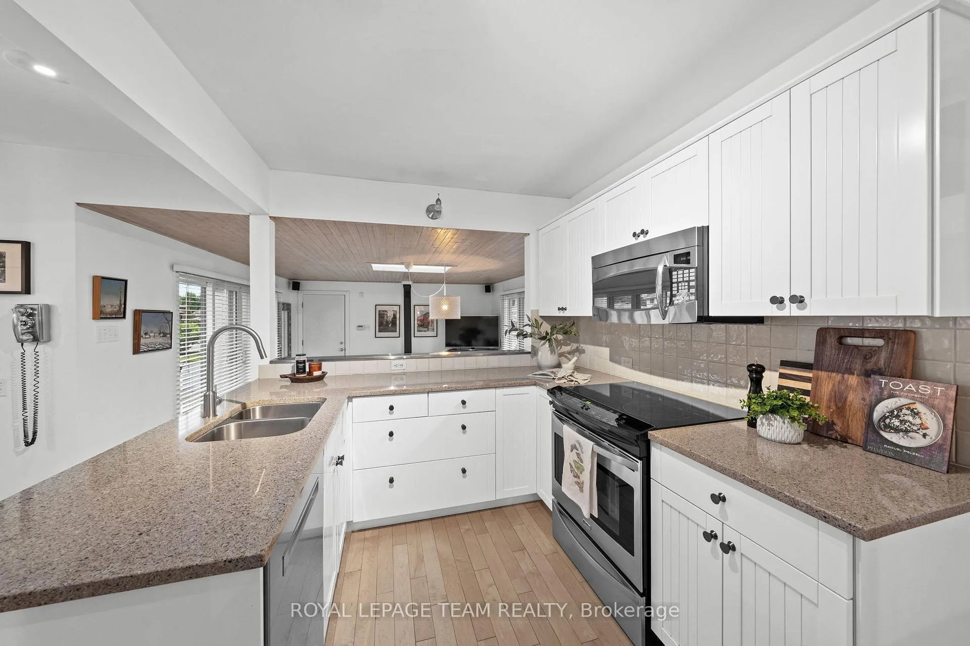 Photo 13 of 6478 Marina Drive, Ottawa, Manotick South to Roger Stevens — HOMEH