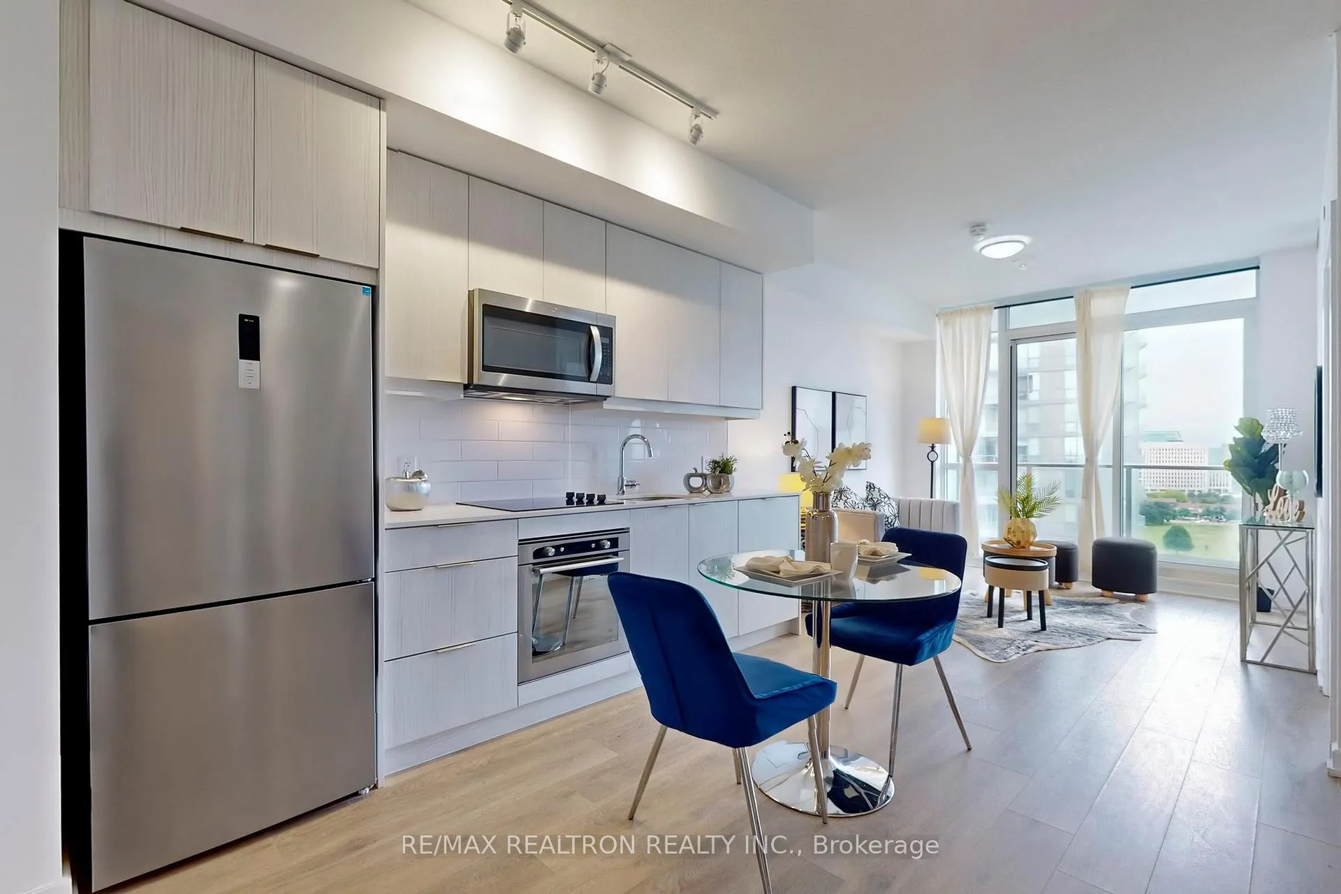 Photo 4 of Unit 1102, 36 Forest Manor Road, North York, Henry Farm — HOMEH