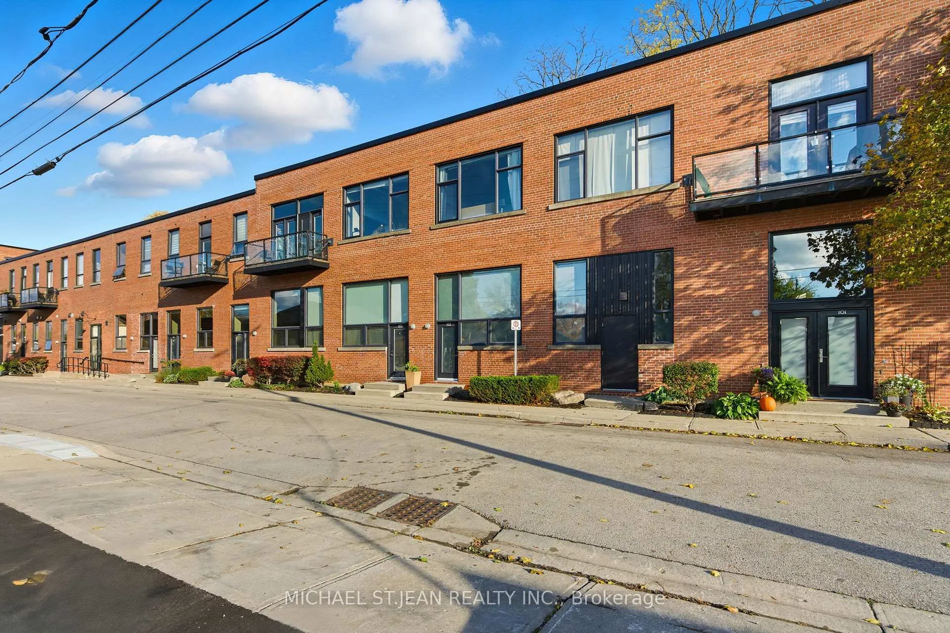 Photo 2 of Unit 203, 85 Spruce Street N, Cambridge, East Galt — HOMEH