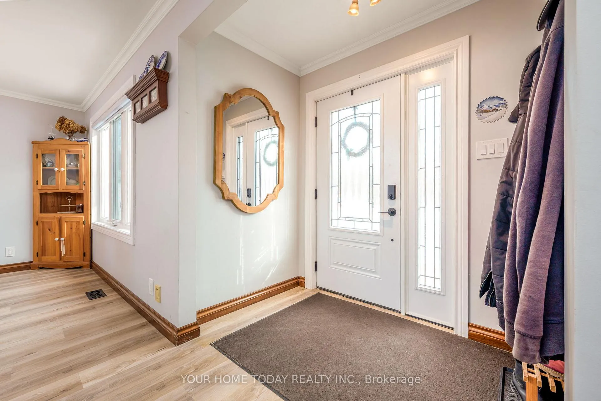 Photo 4 of 20 Elgin Street, Halton Hills, Georgetown — HOMEH