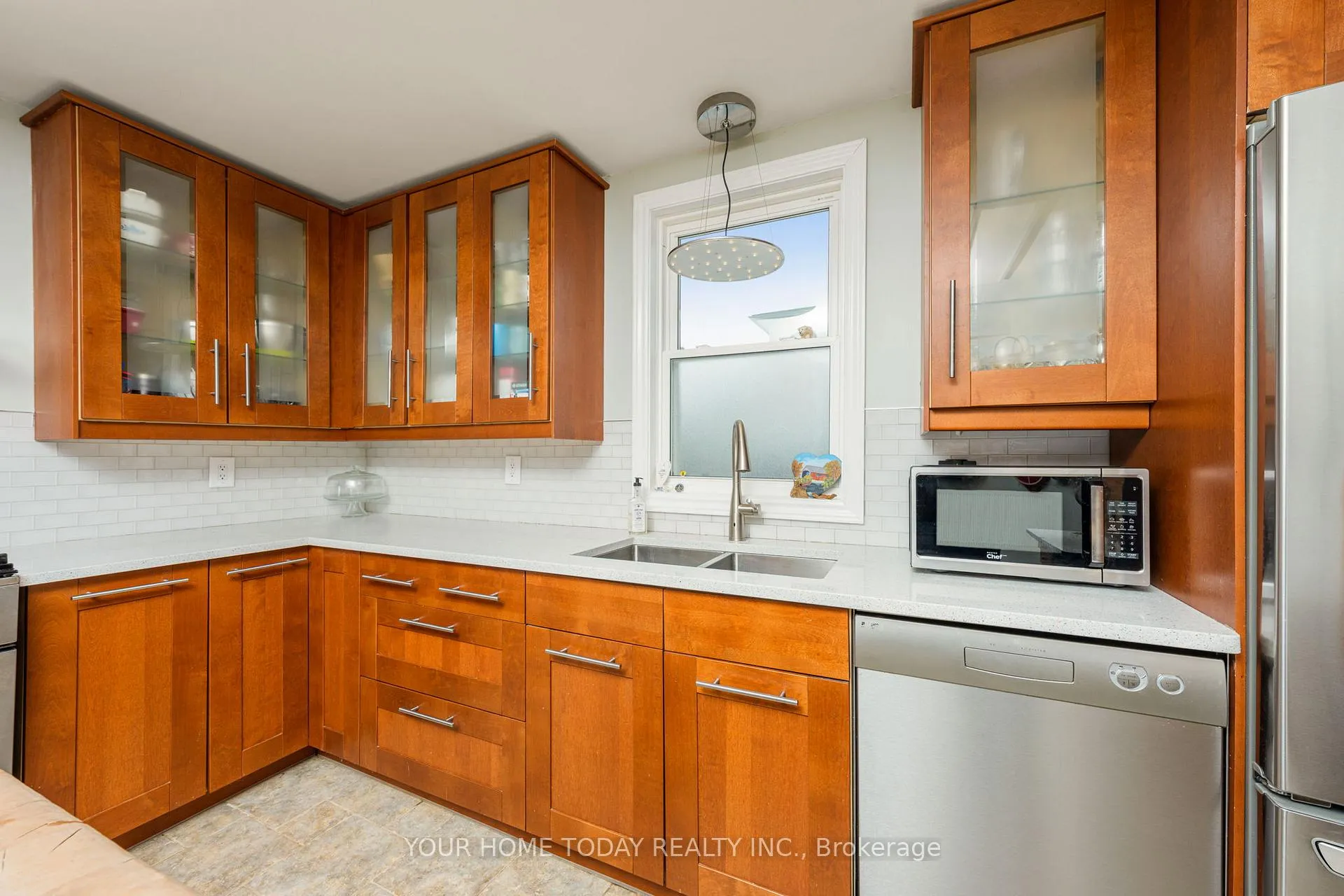Photo 10 of 20 Elgin Street, Halton Hills, Georgetown — HOMEH