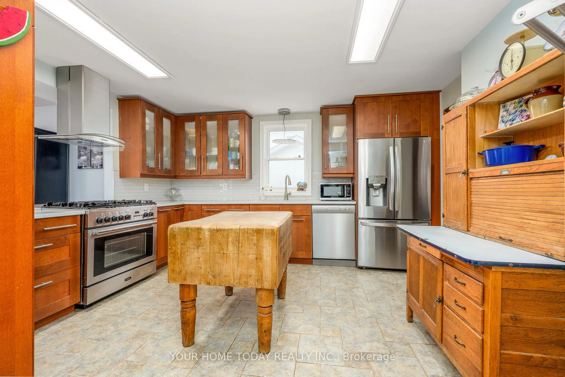 Photo 11 of 20 Elgin Street, Halton Hills, Georgetown — HOMEH