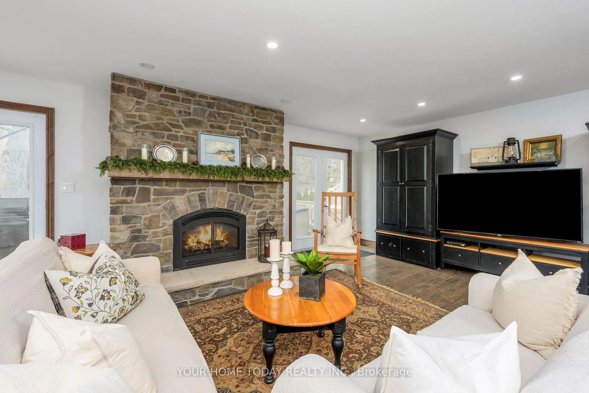 Photo 15 of 20 Elgin Street, Halton Hills, Georgetown — HOMEH