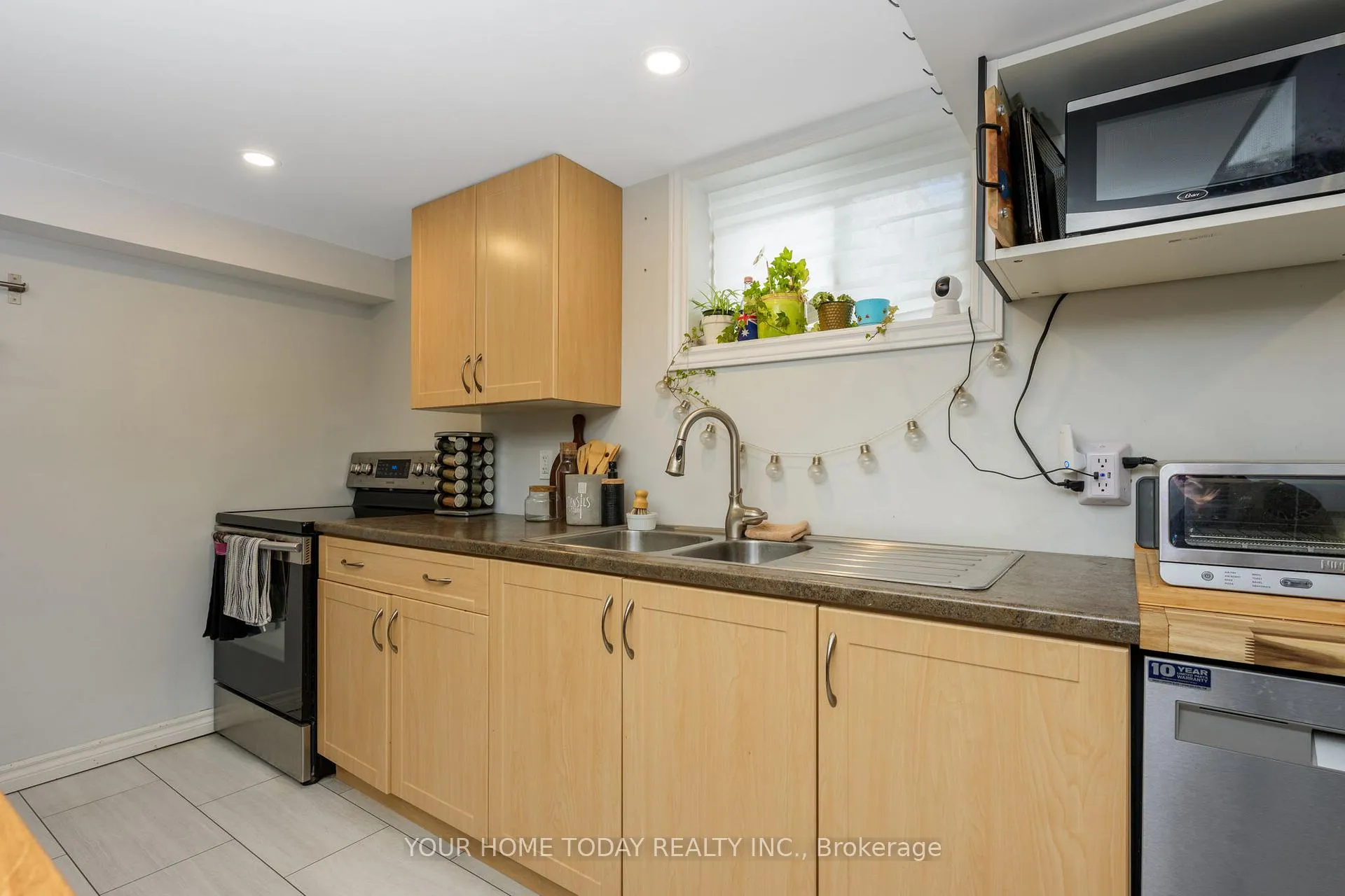 Photo 31 of 20 Elgin Street, Halton Hills, Georgetown — HOMEH