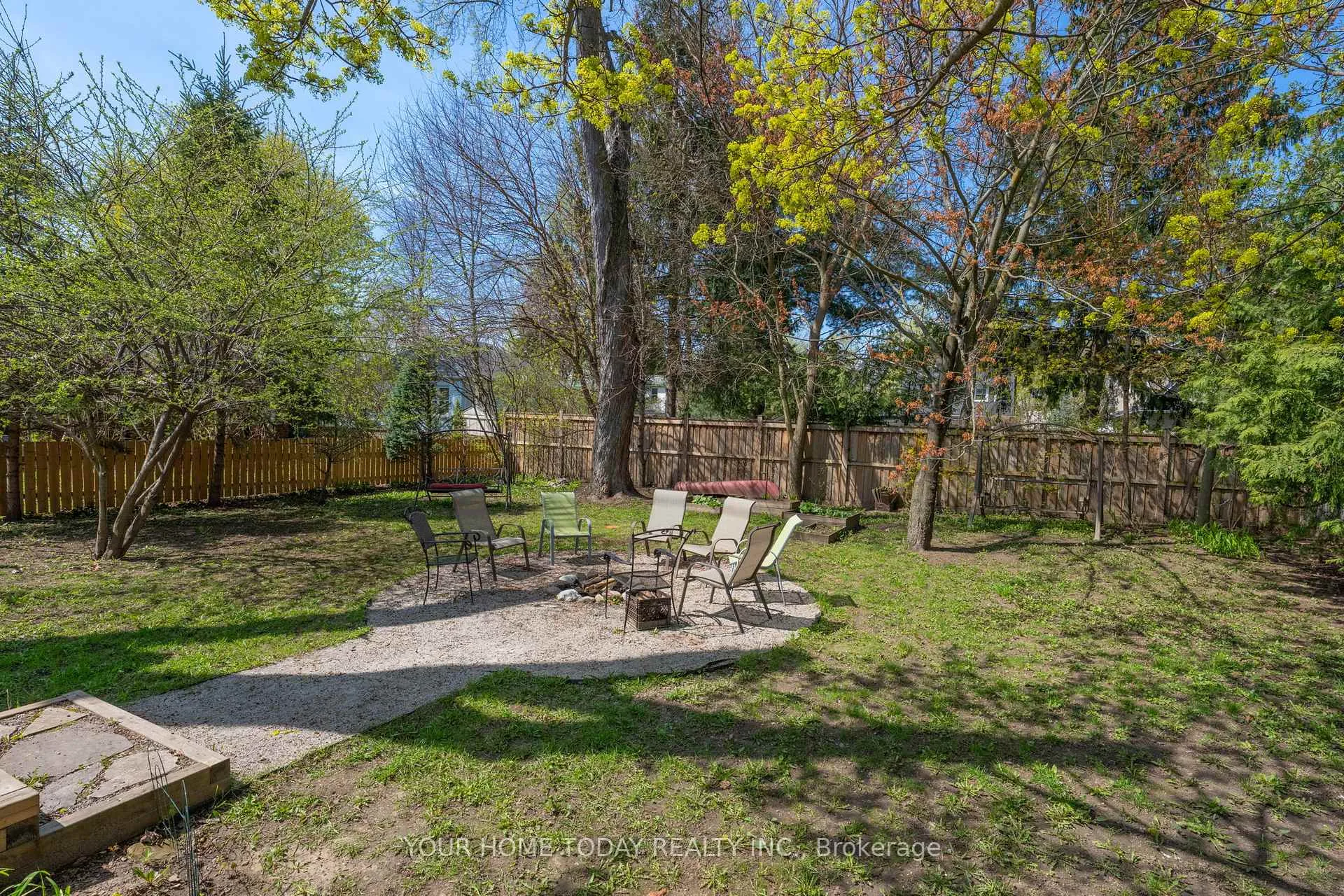 Photo 40 of 20 Elgin Street, Halton Hills, Georgetown — HOMEH