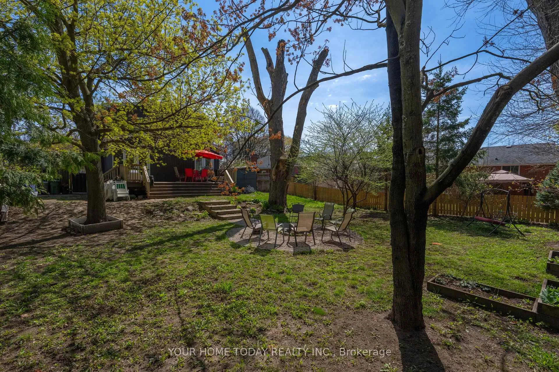 Photo 42 of 20 Elgin Street, Halton Hills, Georgetown — HOMEH