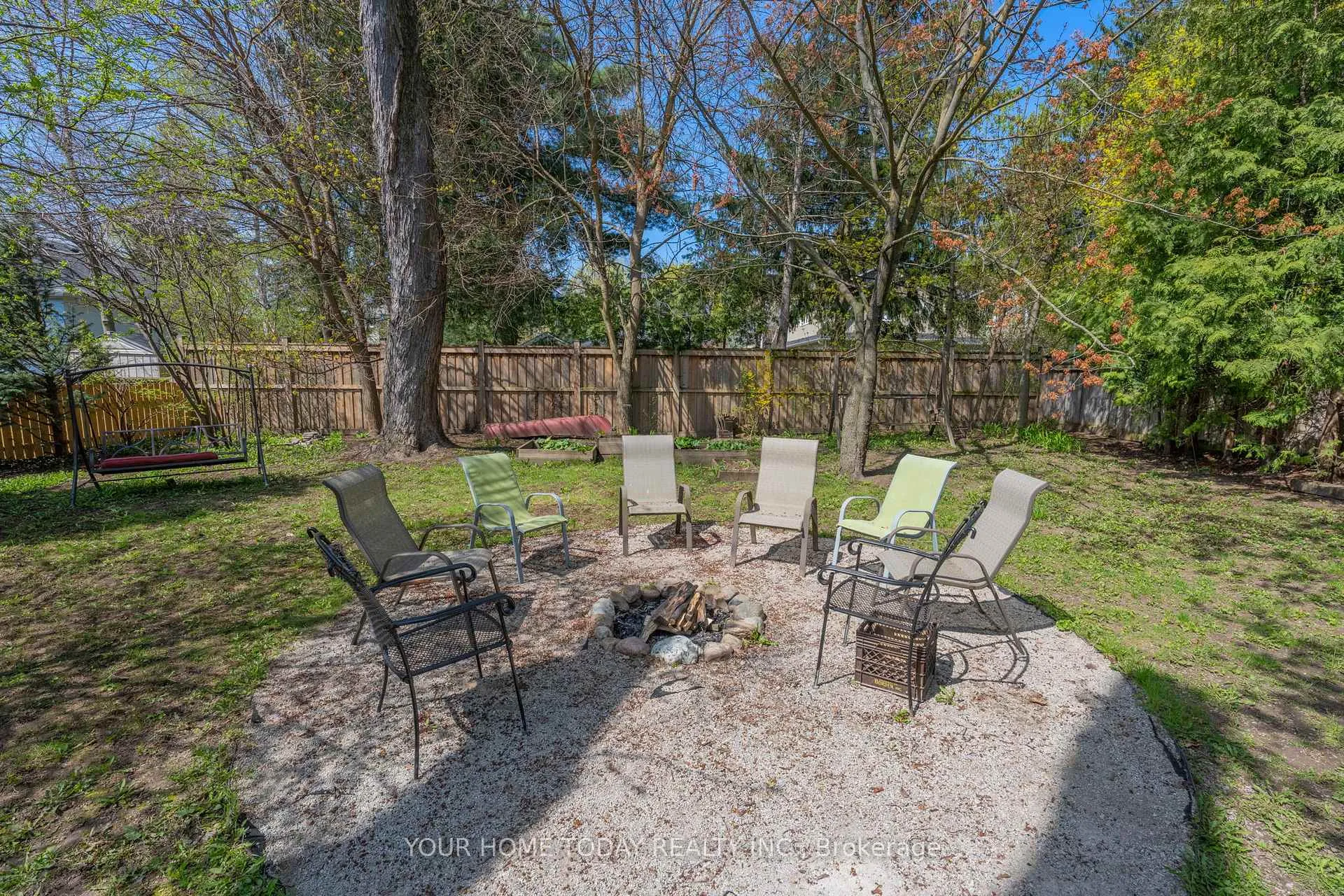 Photo 44 of 20 Elgin Street, Halton Hills, Georgetown — HOMEH