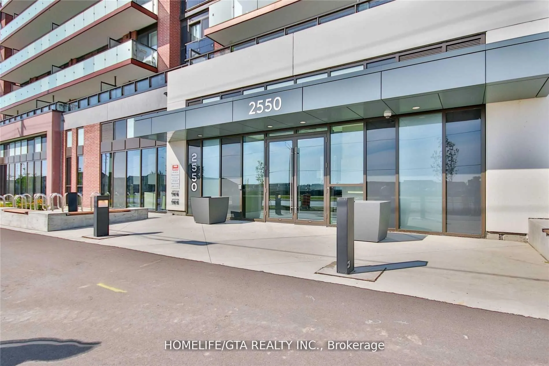 Photo 3 of Unit 802, 2550 Simcoe Street N, Oshawa, Windfields — HOMEH