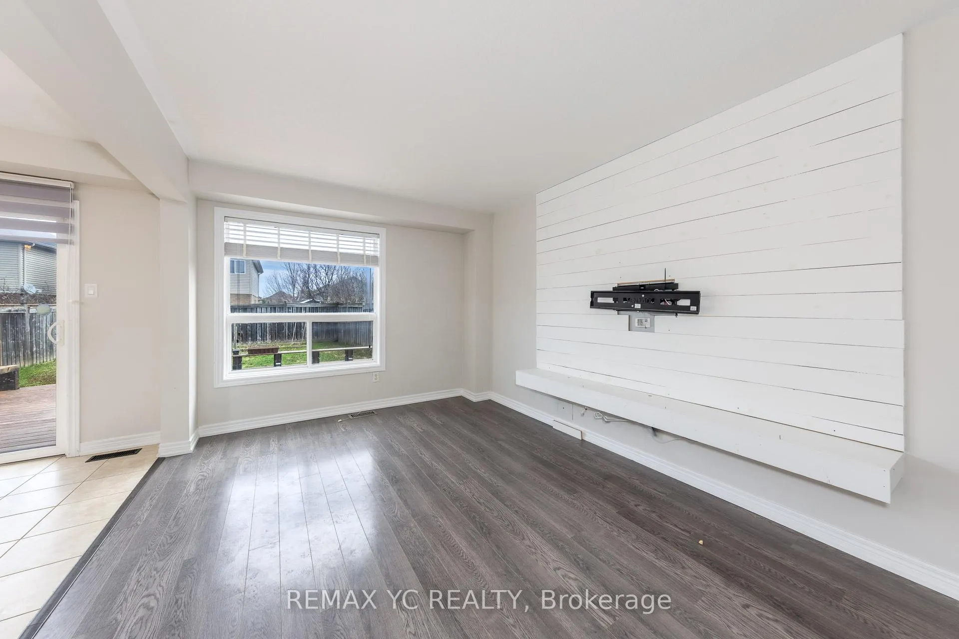 Photo 5 of 47 Mcmulkin Street, New Tecumseth, Alliston — HOMEH