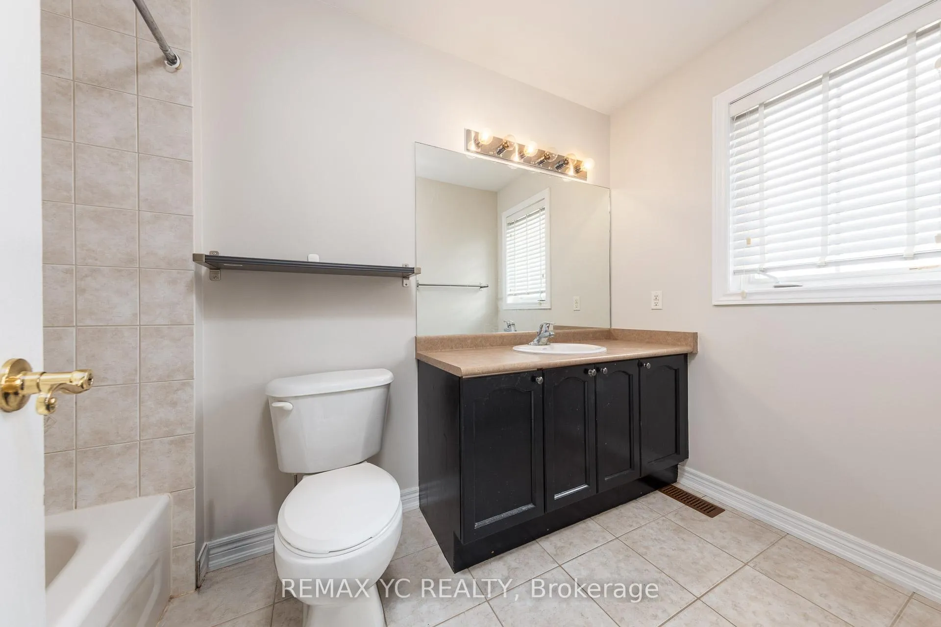 Photo 15 of 47 Mcmulkin Street, New Tecumseth, Alliston — HOMEH