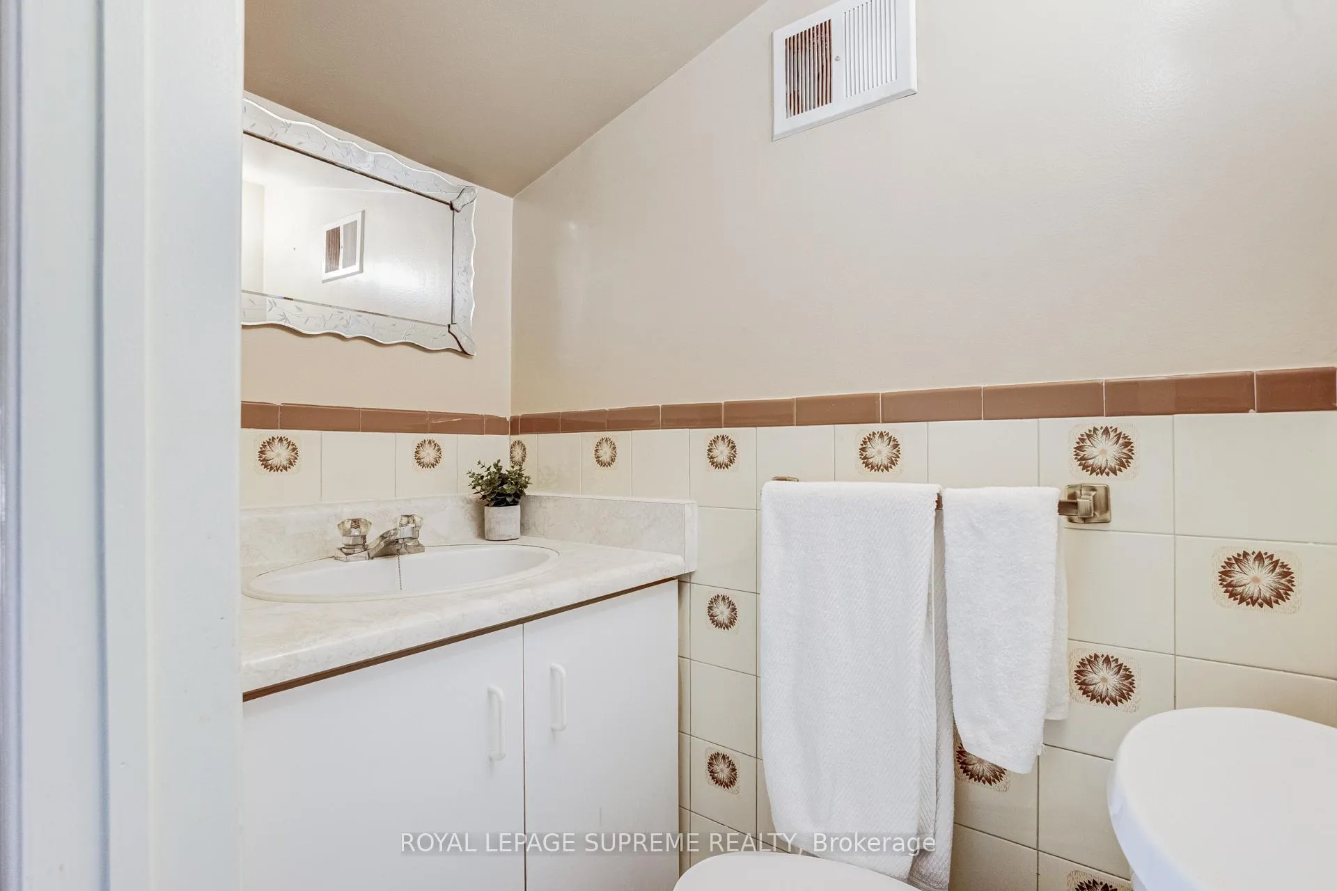 Photo 12 of 83 Lappin Avenue, Toronto, Dovercourt-Wallace Emerson-Junction — HOMEH