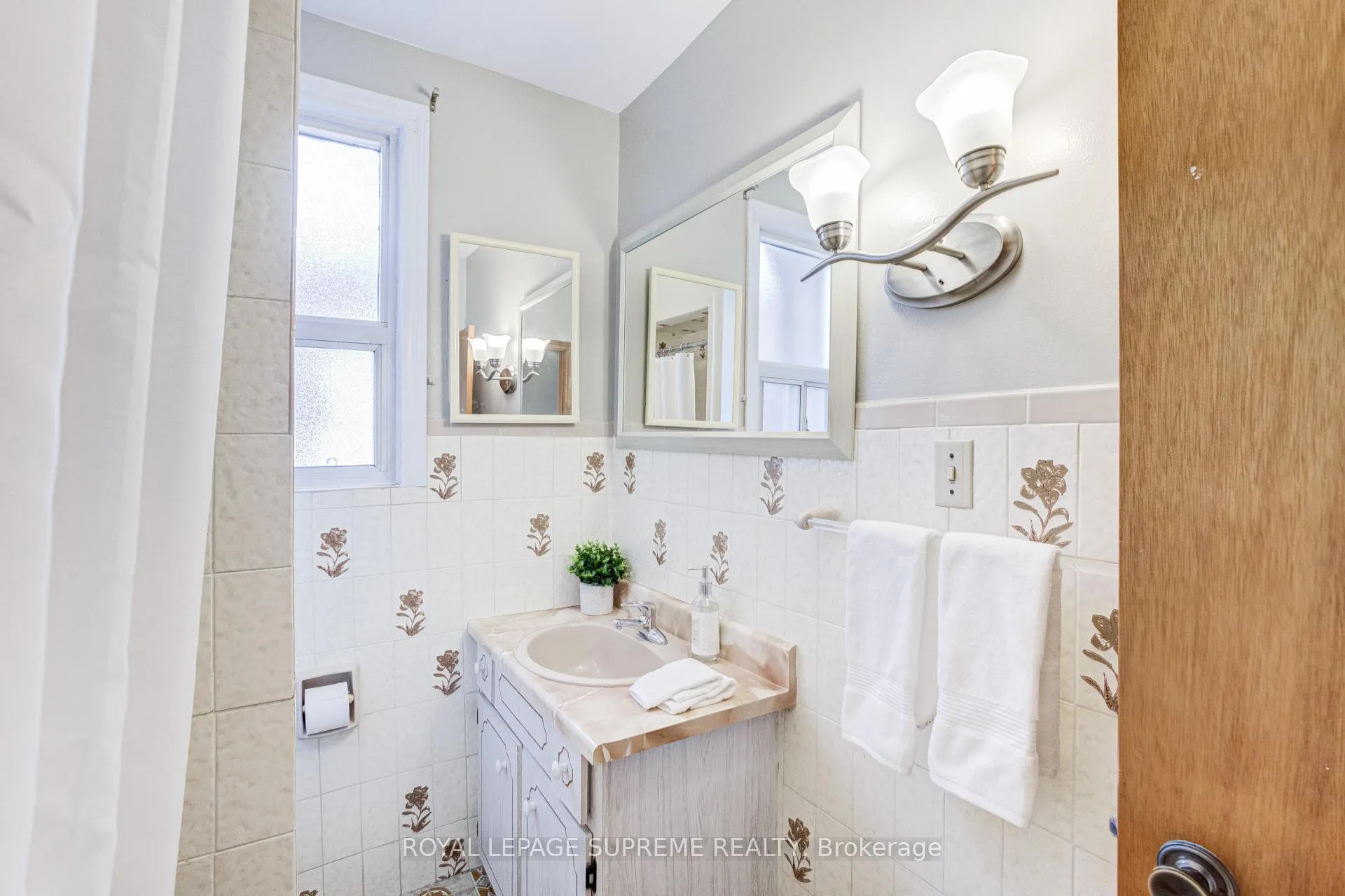 Photo 19 of 83 Lappin Avenue, Toronto, Dovercourt-Wallace Emerson-Junction — HOMEH