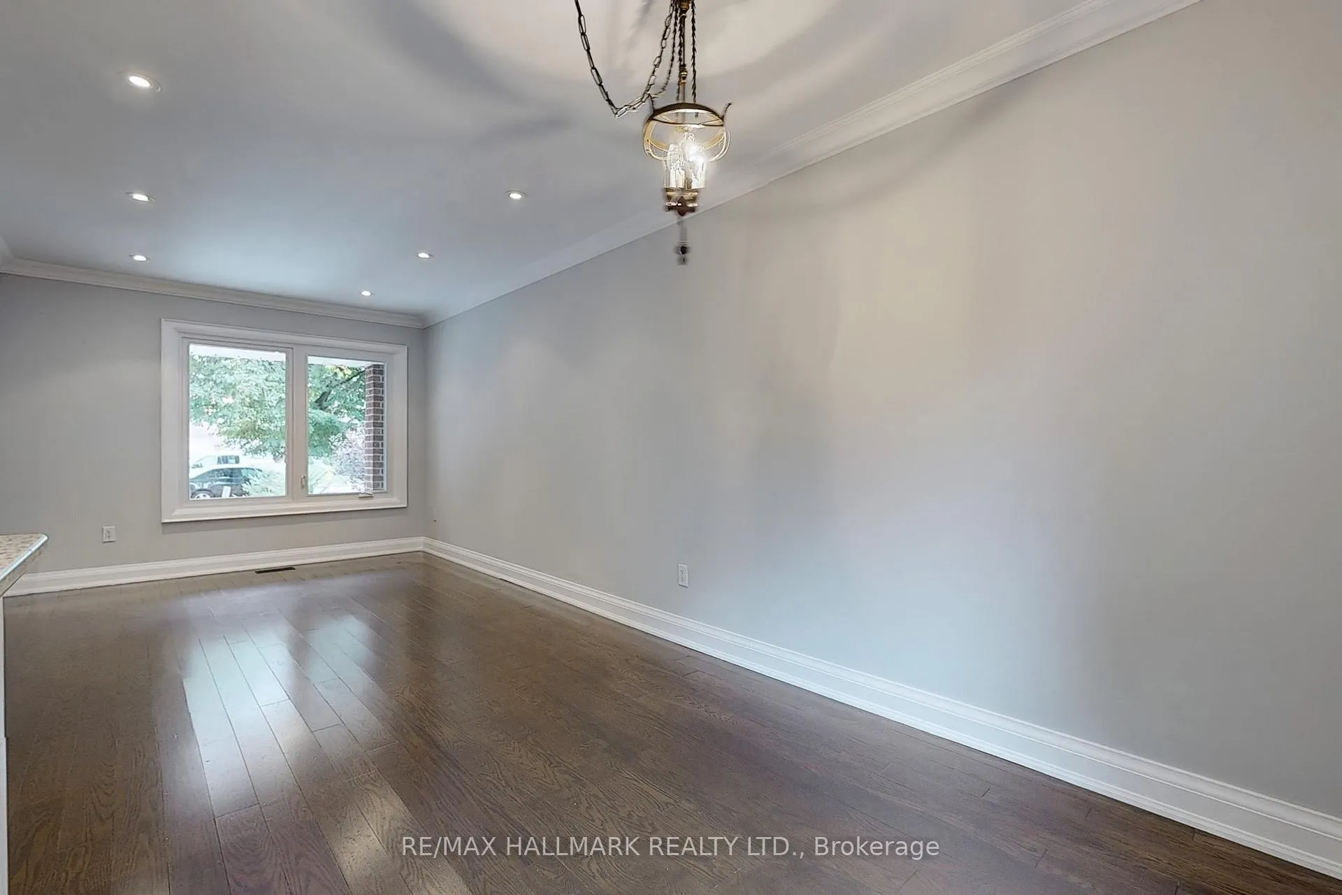 Photo 7 of 9 Sundown Court, Vaughan, Lakeview Estates — HOMEH