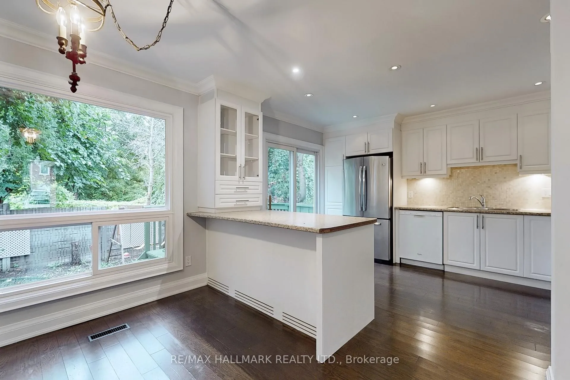 Photo 8 of 9 Sundown Court, Vaughan, Lakeview Estates — HOMEH