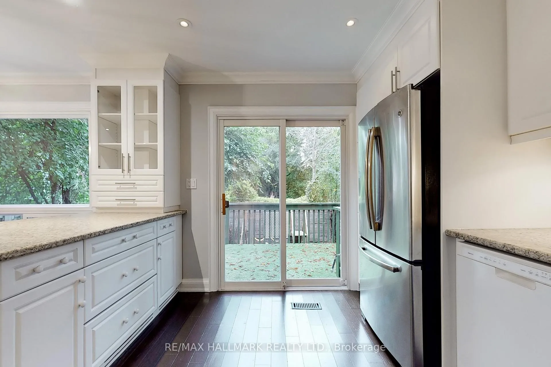 Photo 10 of 9 Sundown Court, Vaughan, Lakeview Estates — HOMEH