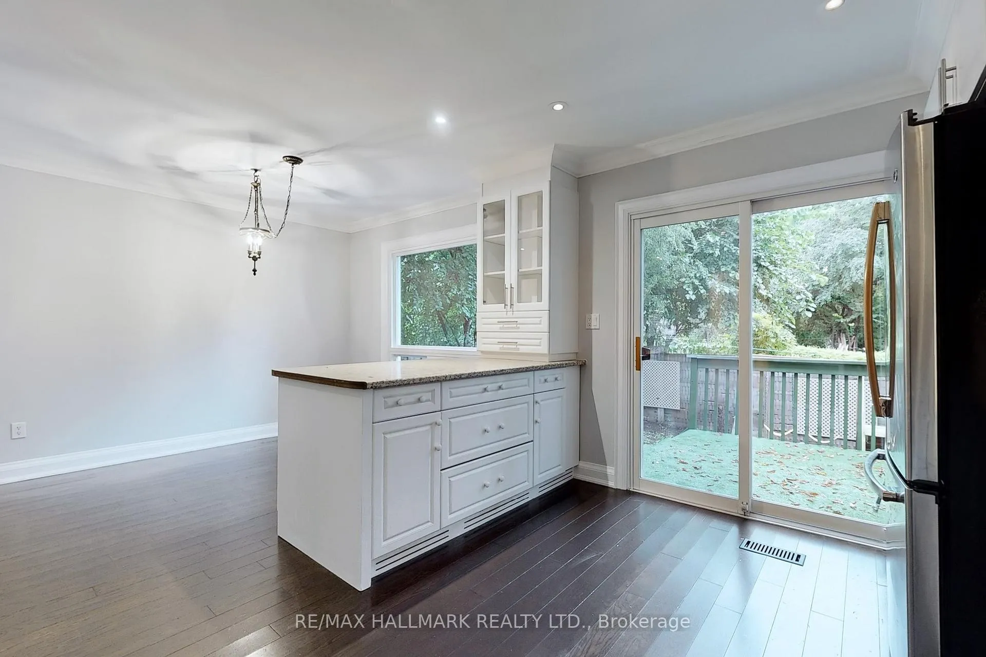 Photo 11 of 9 Sundown Court, Vaughan, Lakeview Estates — HOMEH