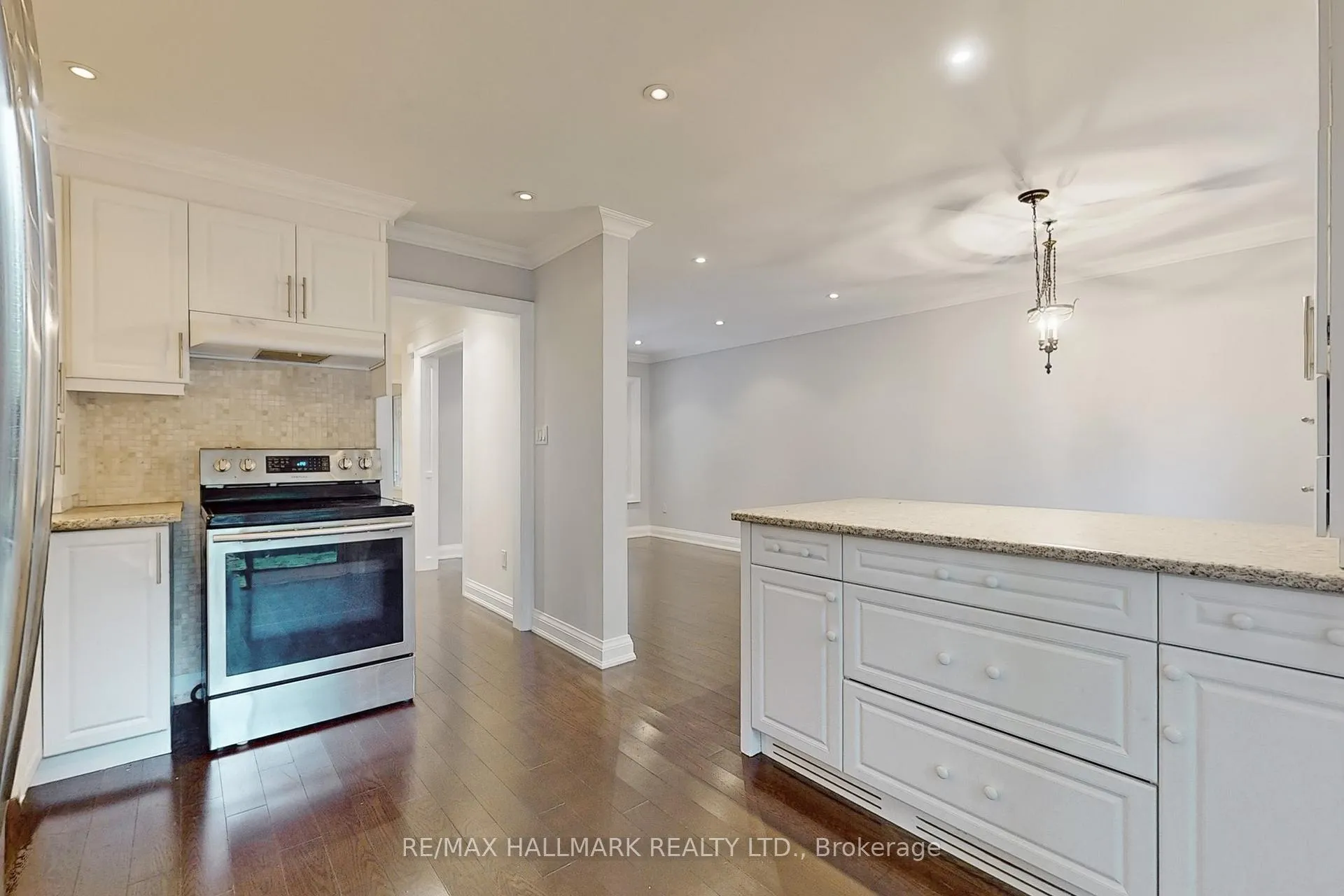 Photo 12 of 9 Sundown Court, Vaughan, Lakeview Estates — HOMEH