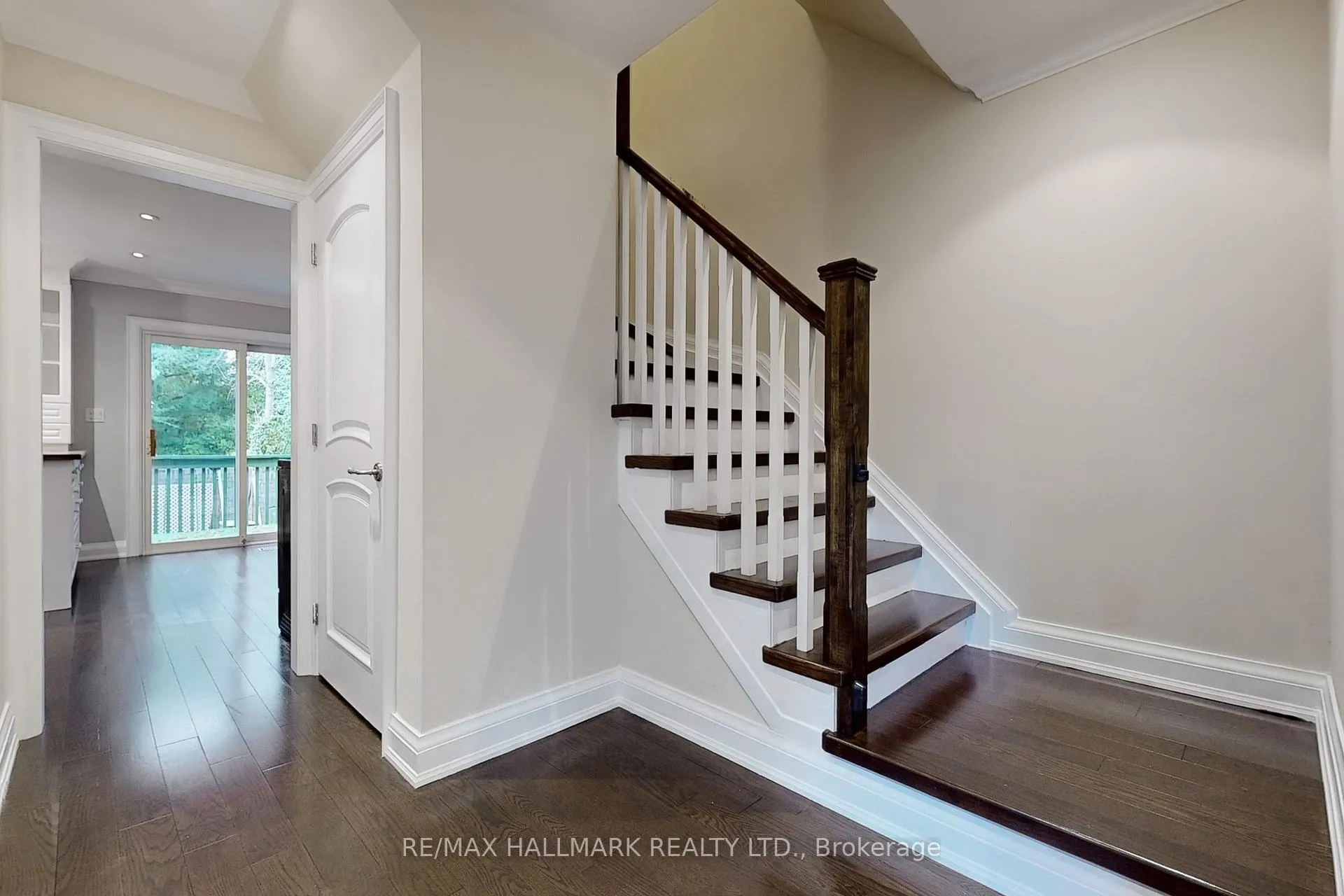 Photo 17 of 9 Sundown Court, Vaughan, Lakeview Estates — HOMEH