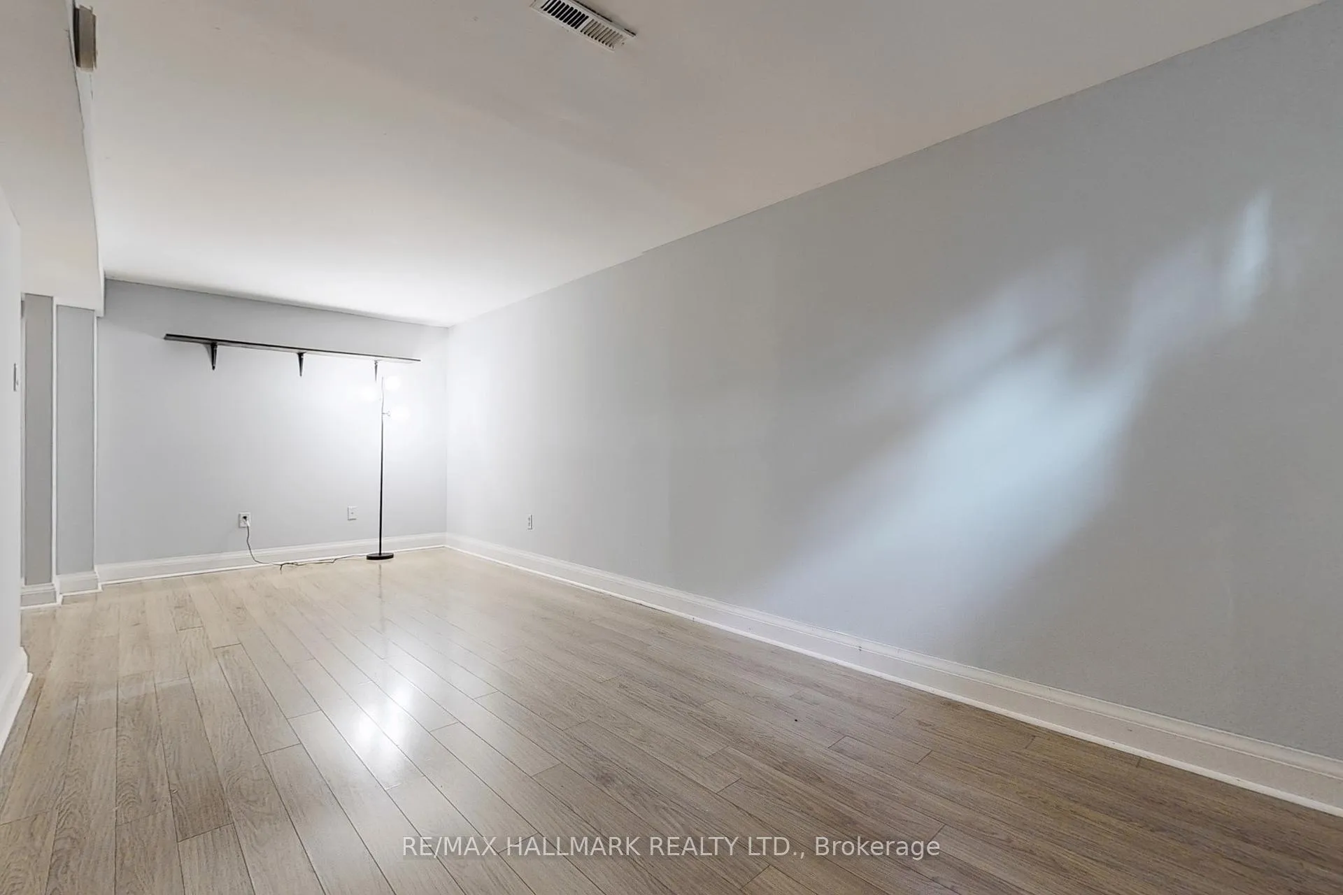 Photo 28 of 9 Sundown Court, Vaughan, Lakeview Estates — HOMEH