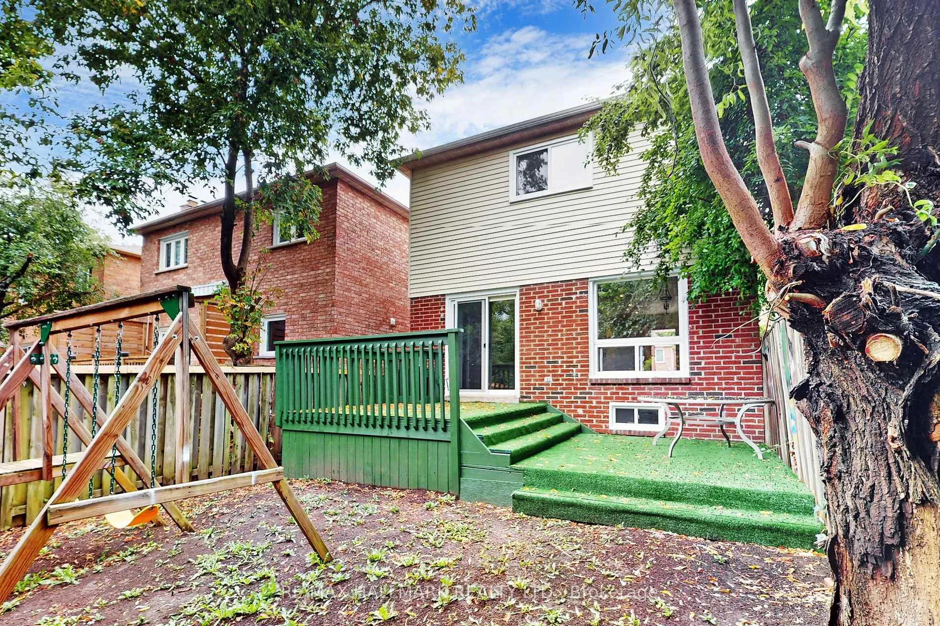 Photo 34 of 9 Sundown Court, Vaughan, Lakeview Estates — HOMEH