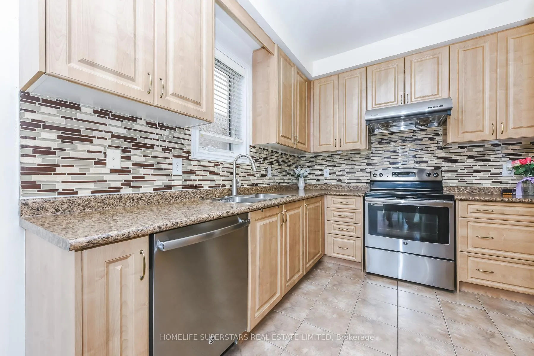 Photo 12 of 16 Altura Way, Brampton, Bram East — HOMEH