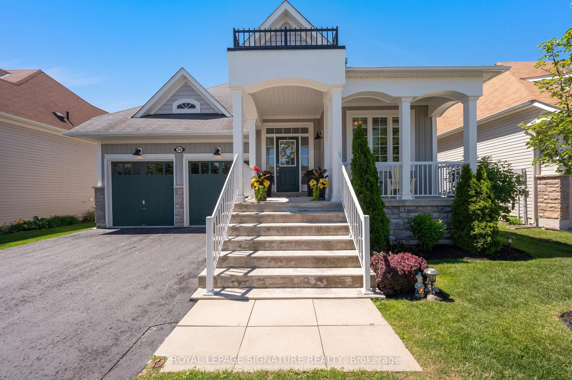 Photo 3 of 20 Starboard Circle, Wasaga Beach — HOMEH