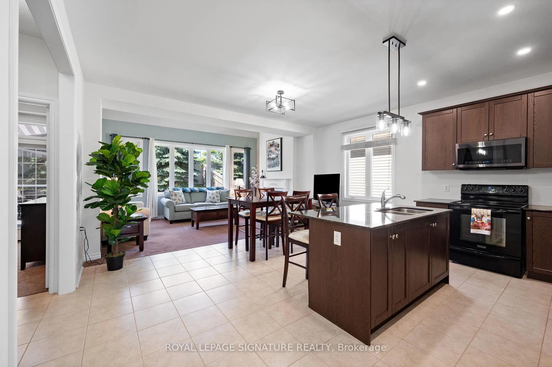 Photo 9 of 20 Starboard Circle, Wasaga Beach — HOMEH