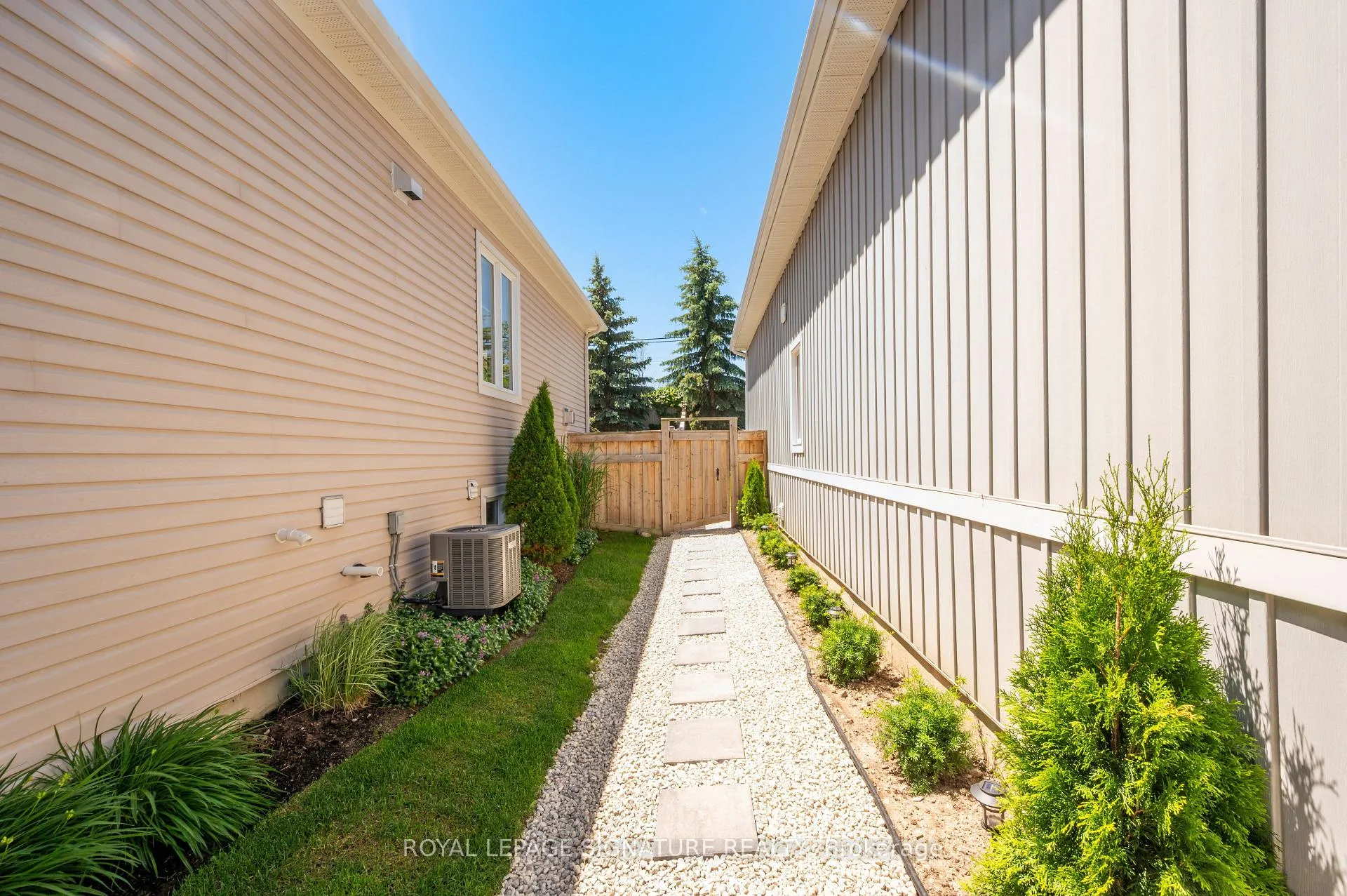 Photo 38 of 20 Starboard Circle, Wasaga Beach — HOMEH