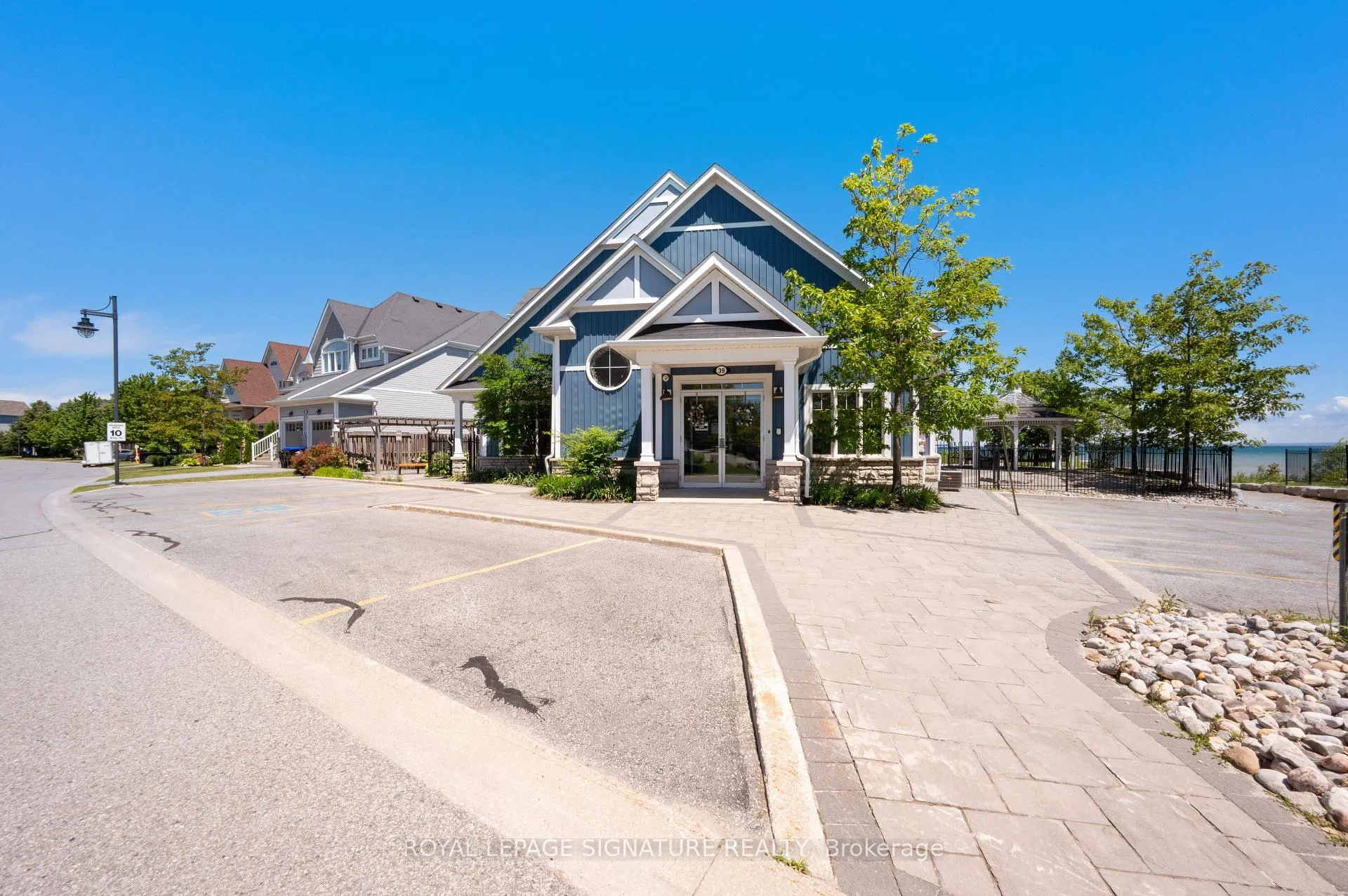 Photo 39 of 20 Starboard Circle, Wasaga Beach — HOMEH