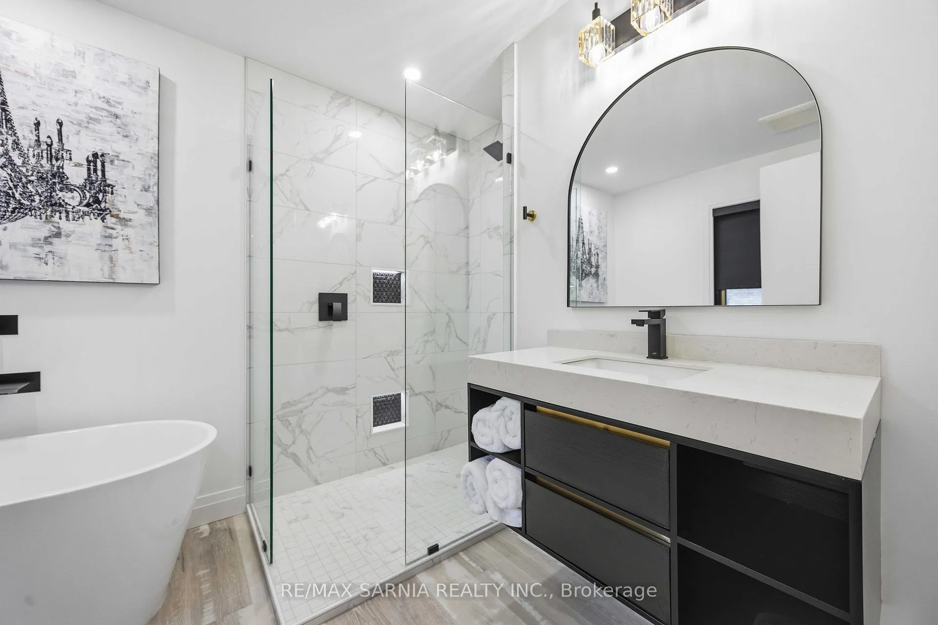 Photo 20 of 10172 Meadowlilly Crescent, Lambton Shores — HOMEH