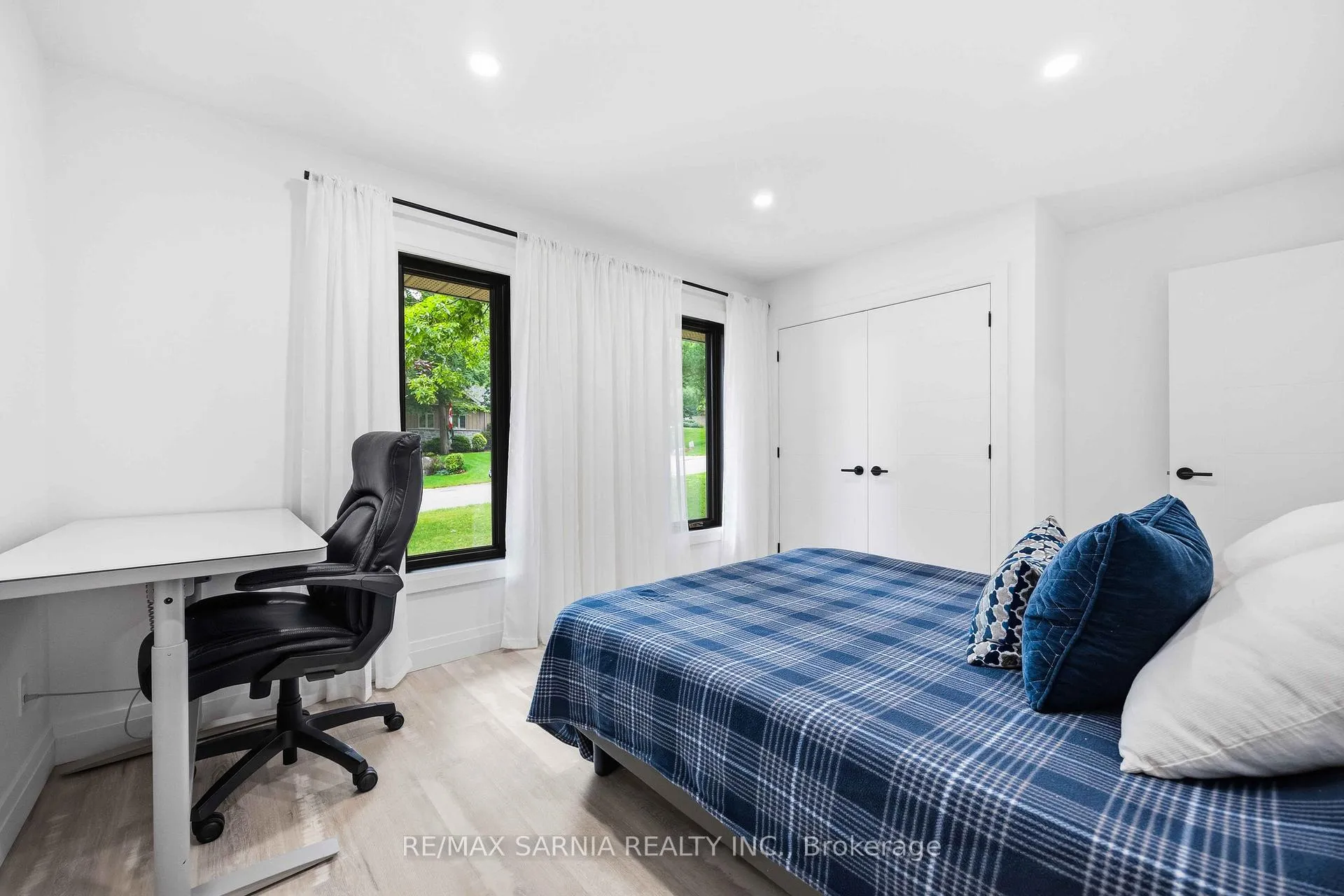 Photo 24 of 10172 Meadowlilly Crescent, Lambton Shores — HOMEH
