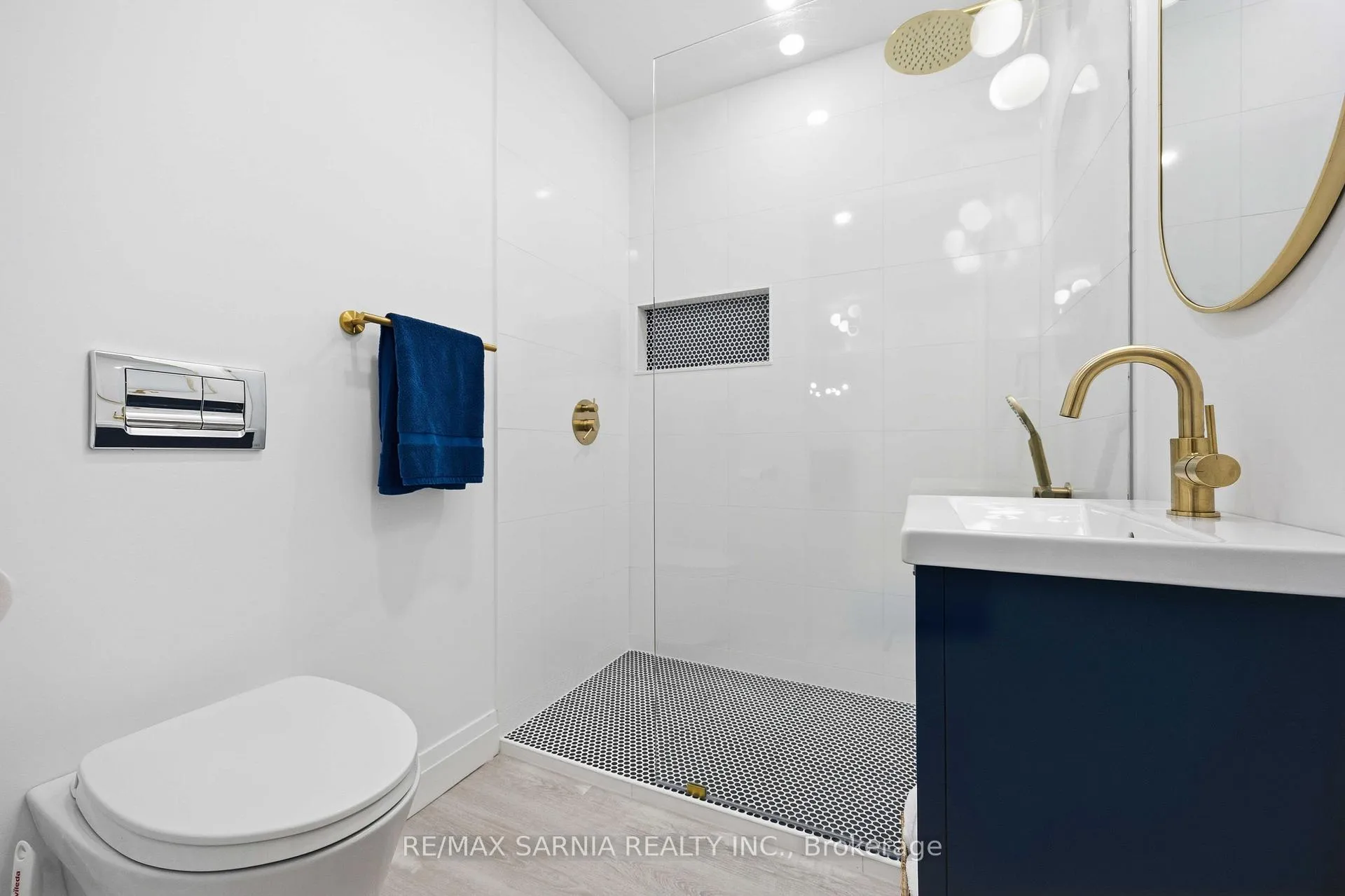 Photo 25 of 10172 Meadowlilly Crescent, Lambton Shores — HOMEH