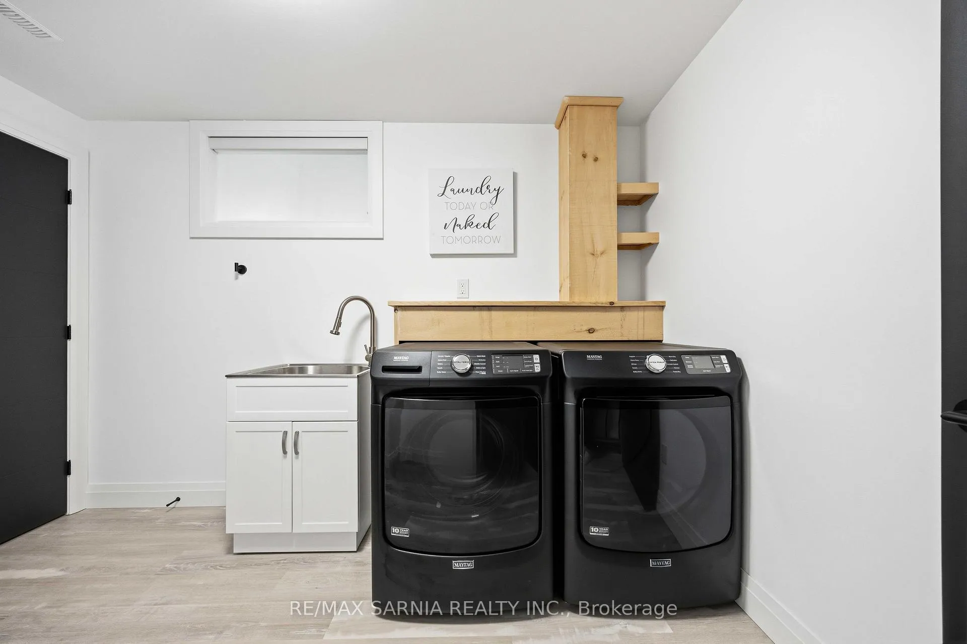 Photo 42 of 10172 Meadowlilly Crescent, Lambton Shores — HOMEH