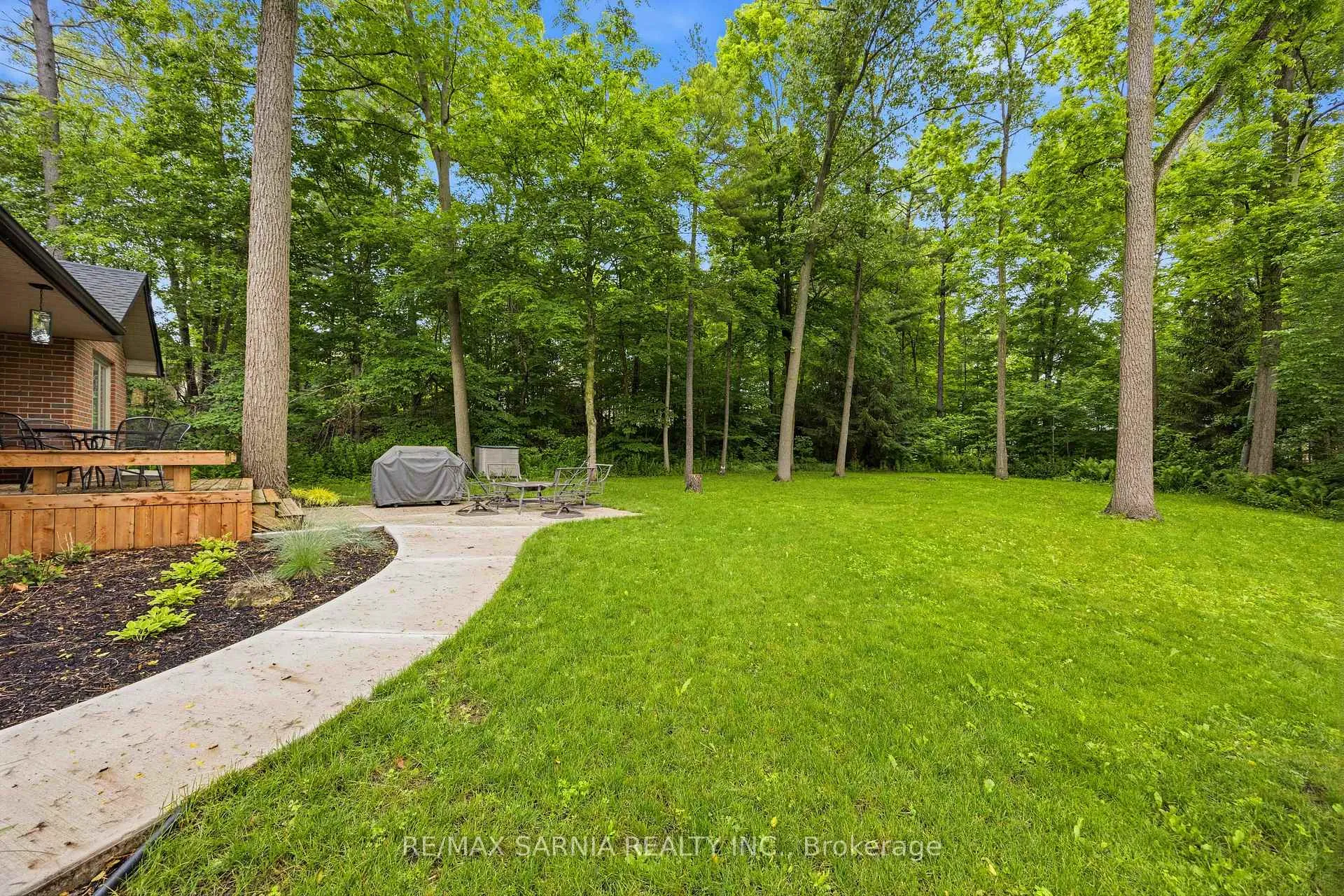 Photo 46 of 10172 Meadowlilly Crescent, Lambton Shores — HOMEH