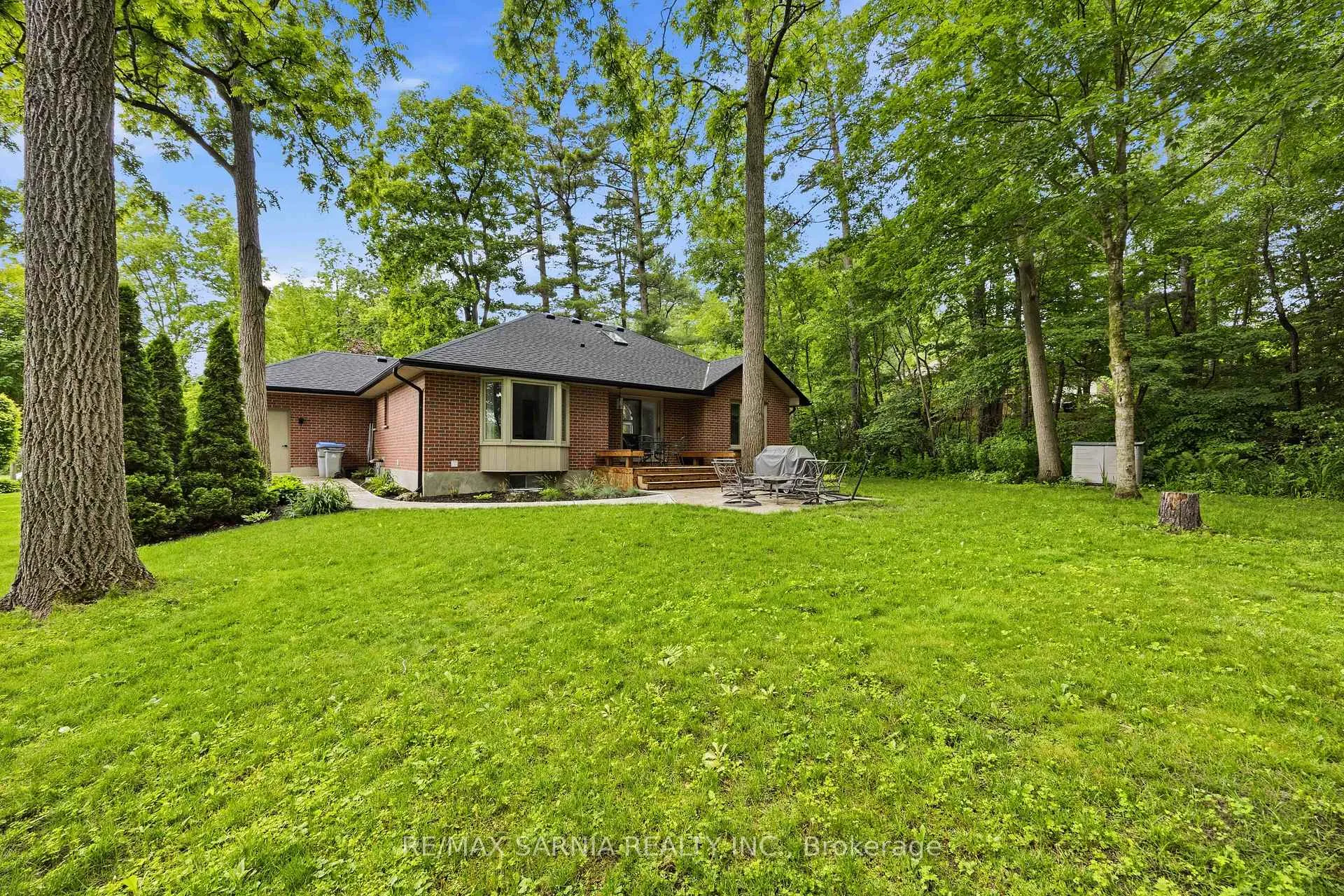 Photo 47 of 10172 Meadowlilly Crescent, Lambton Shores — HOMEH