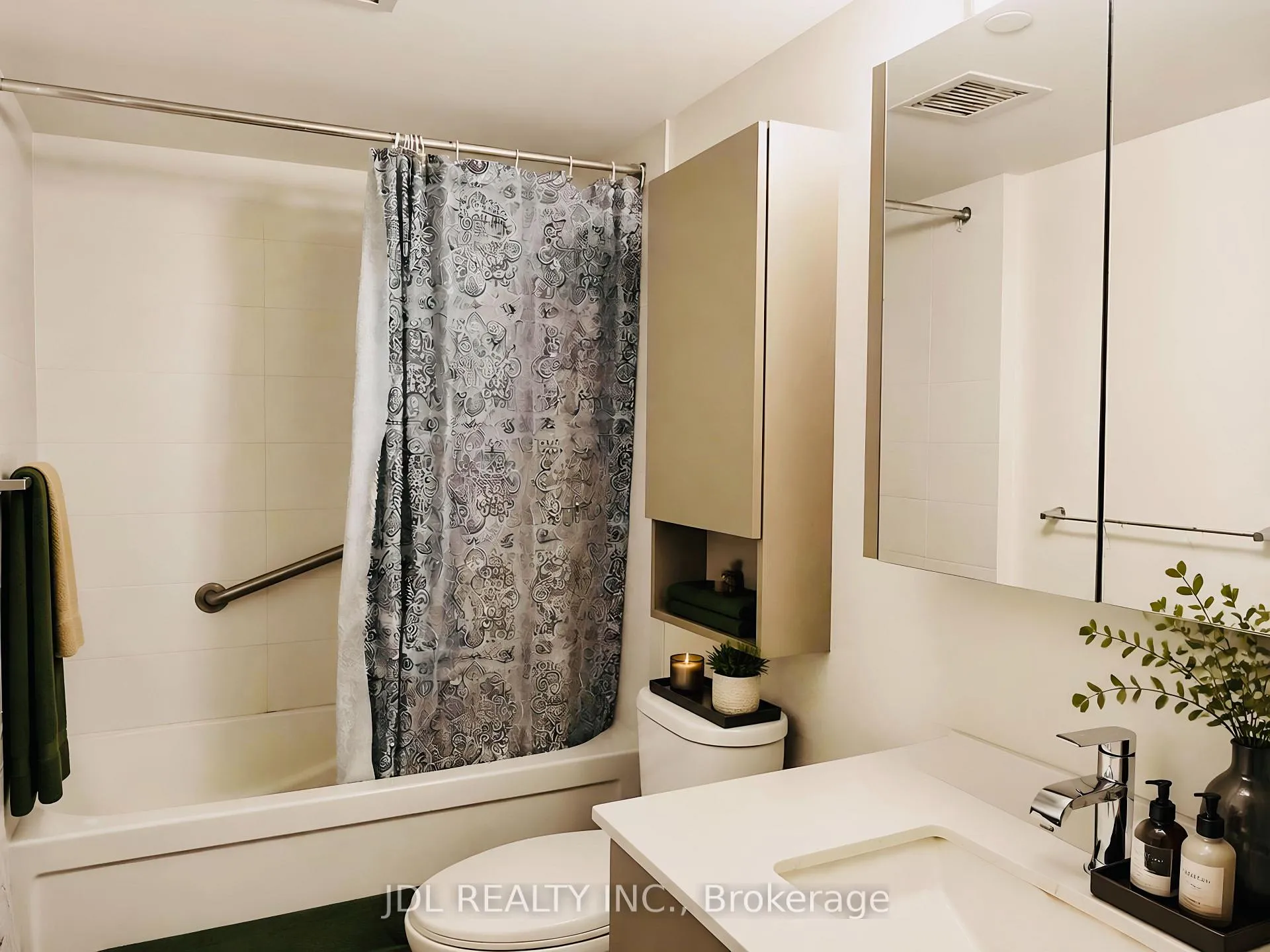 Photo 9 of Unit 1206, 18 Uptown Drive, Markham, Unionville — HOMEH