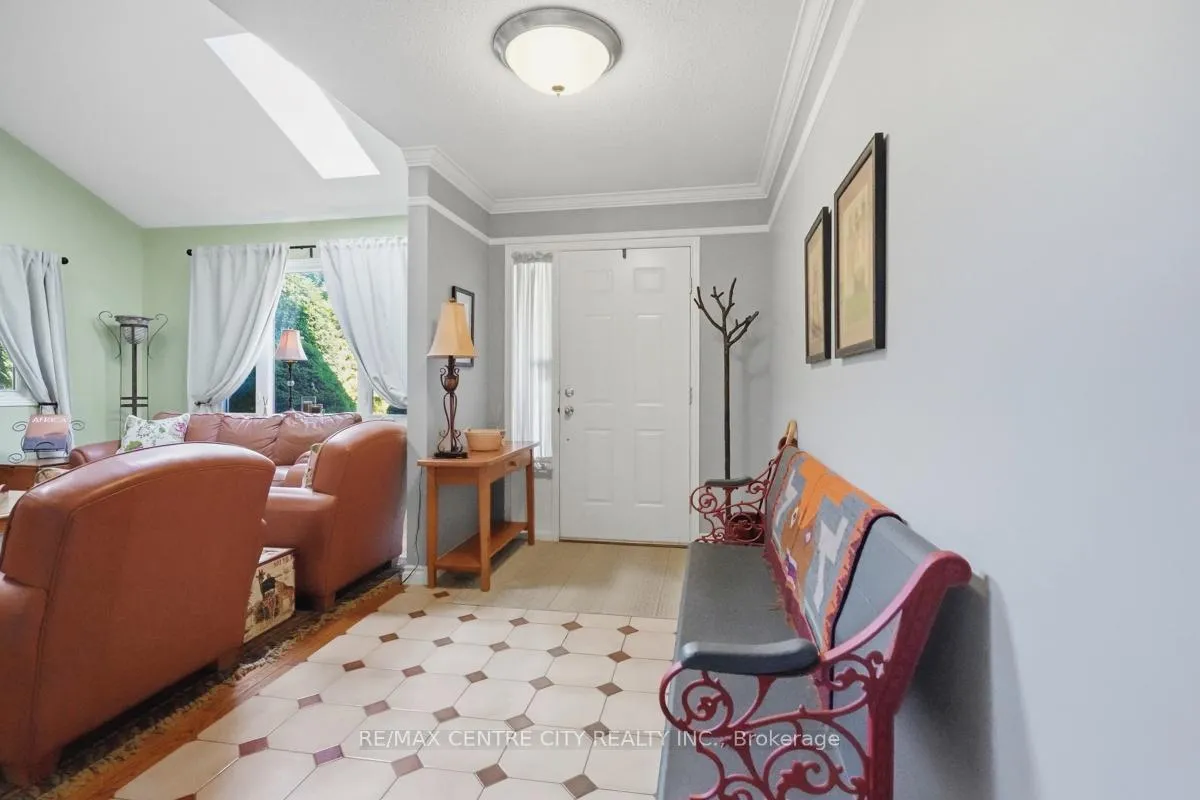 Photo 4 of 264 Blue Forest Place, London, North I — HOMEH