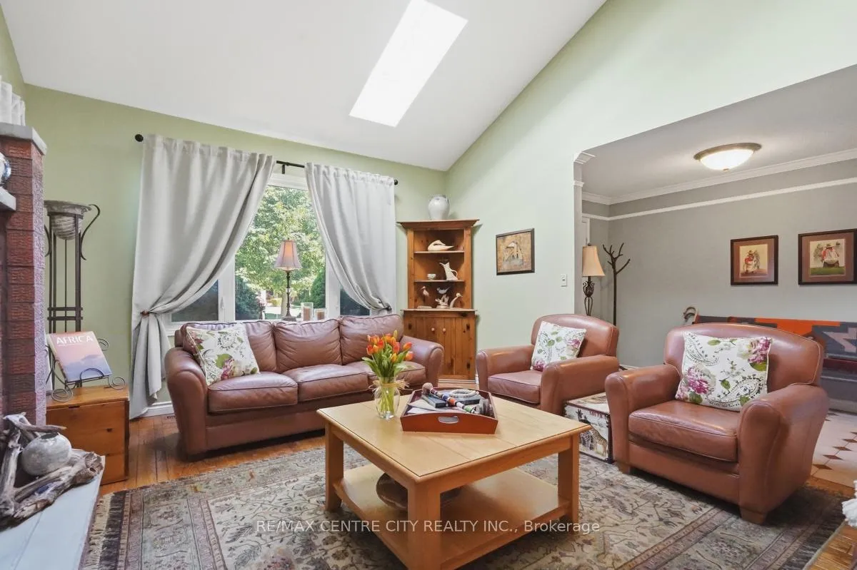 Photo 7 of 264 Blue Forest Place, London, North I — HOMEH