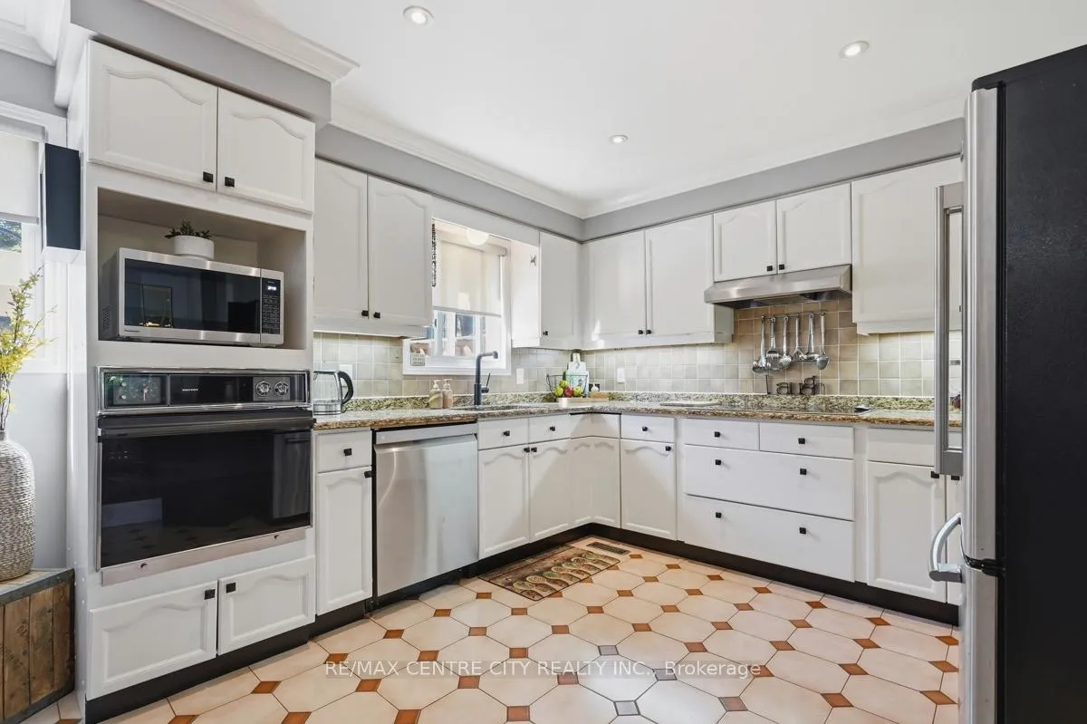 Photo 10 of 264 Blue Forest Place, London, North I — HOMEH